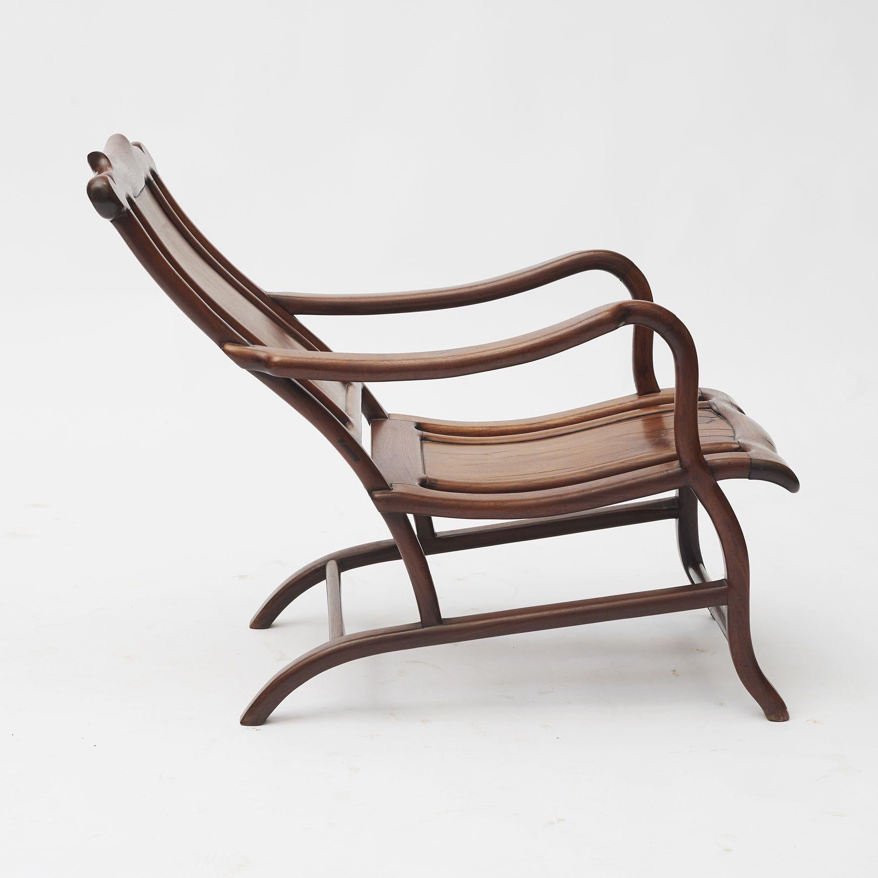 Art déco Paire de fauteuils inclinables en forme de lune de style Art Déco chinois en vente