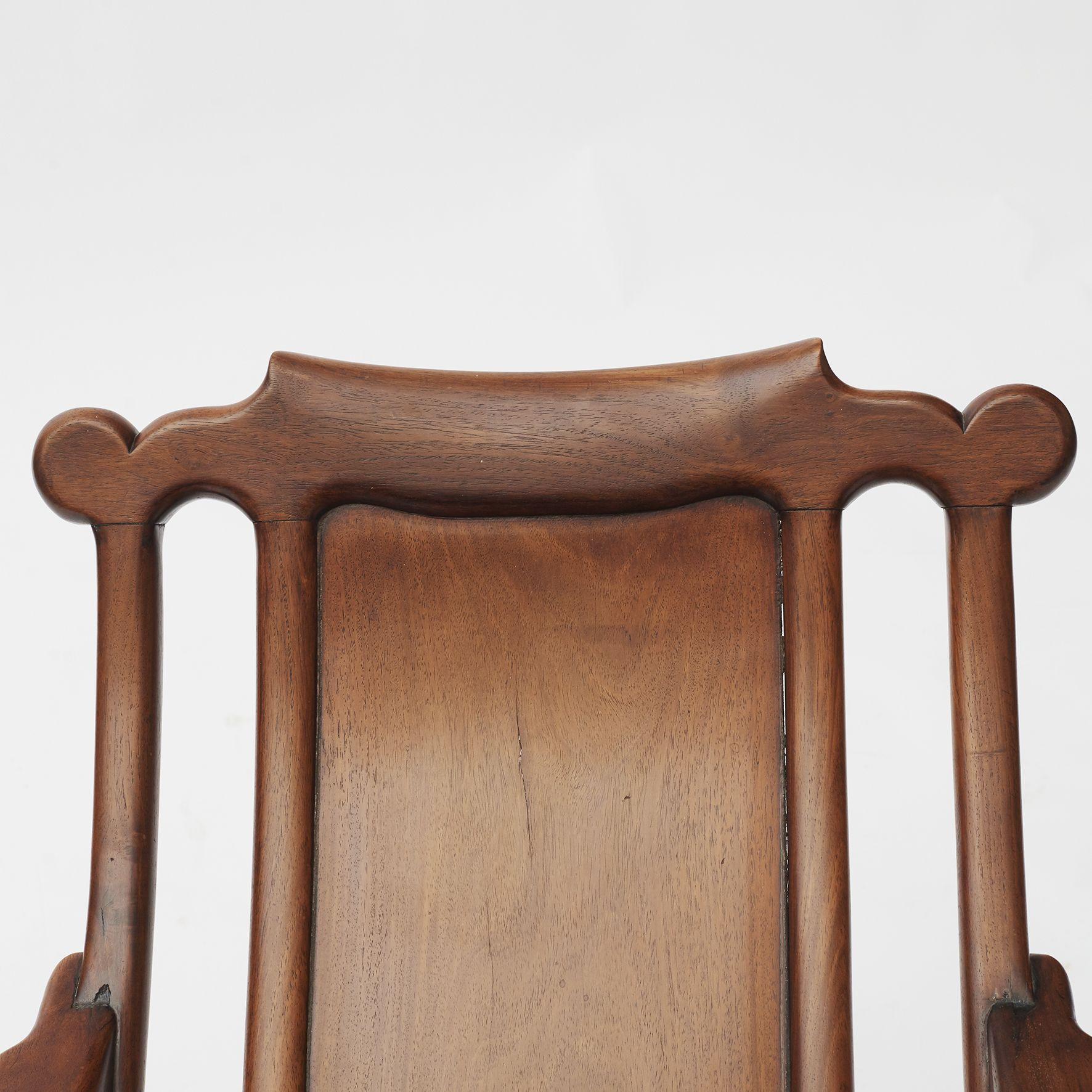 Chinois Paire de fauteuils inclinables en forme de lune de style Art Déco chinois en vente