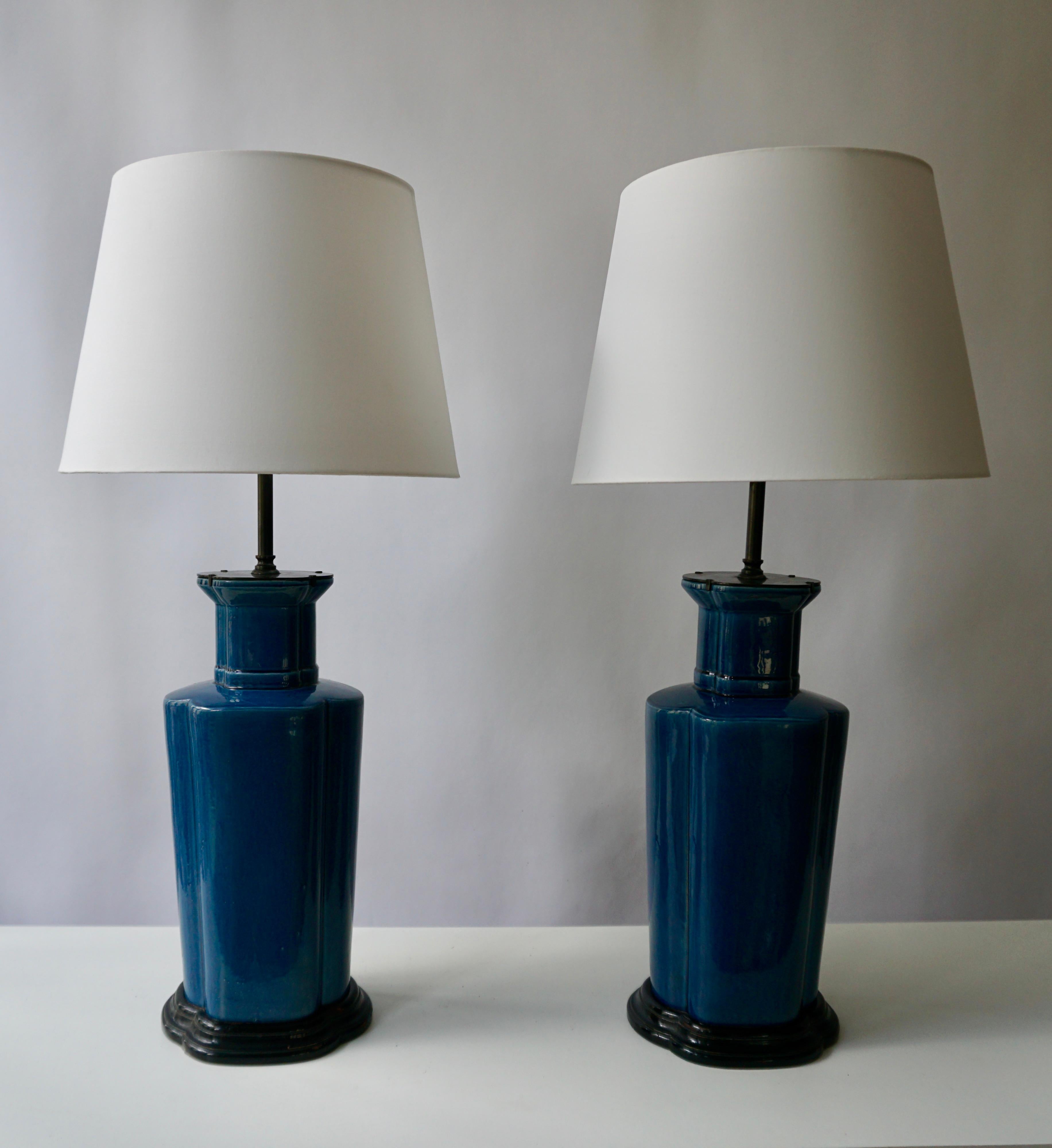 Hollywood Regency Pair of Chinese Porcelain Table Lamps For Sale