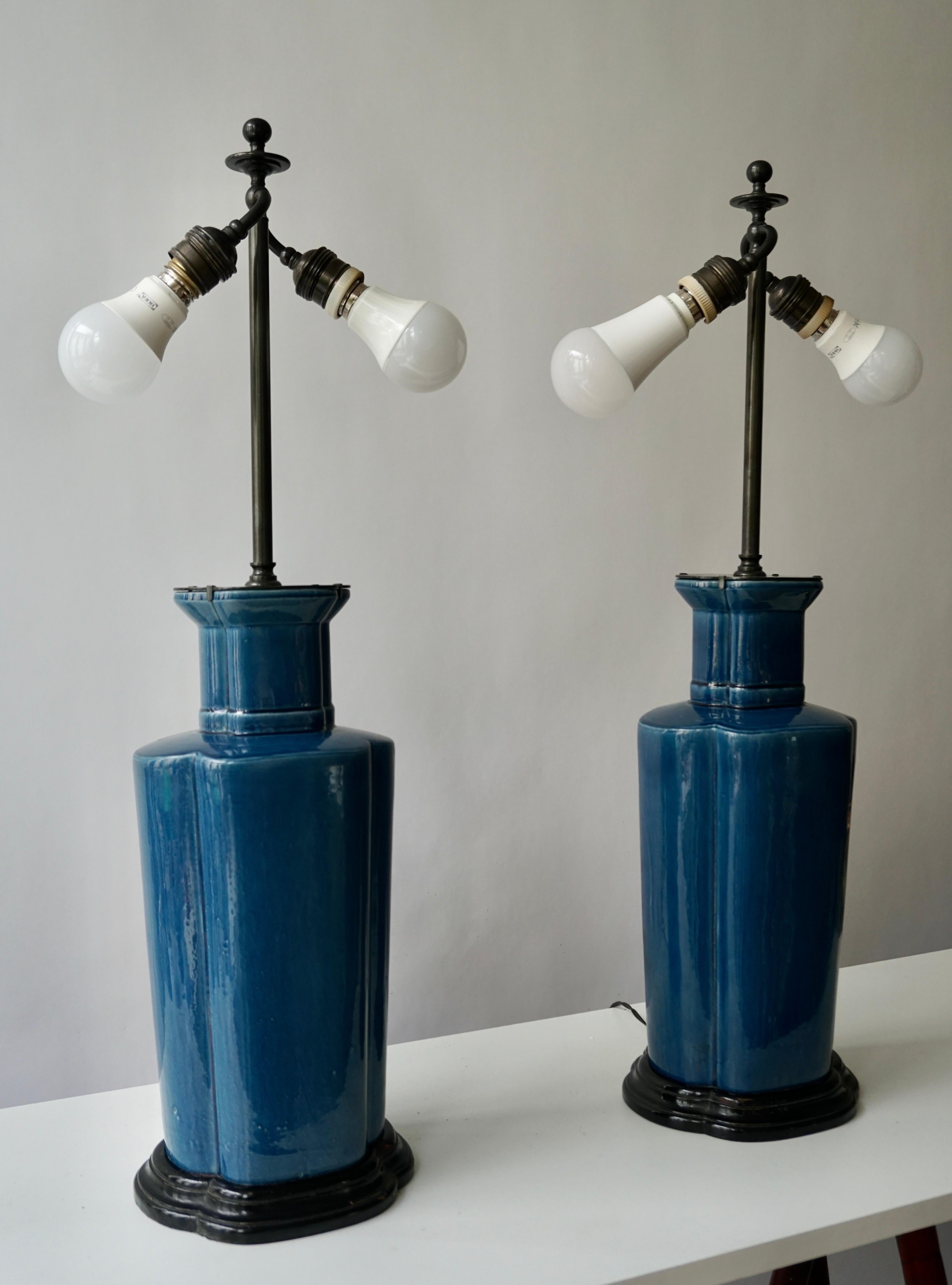 Pair of Chinese Porcelain Table Lamps For Sale 2