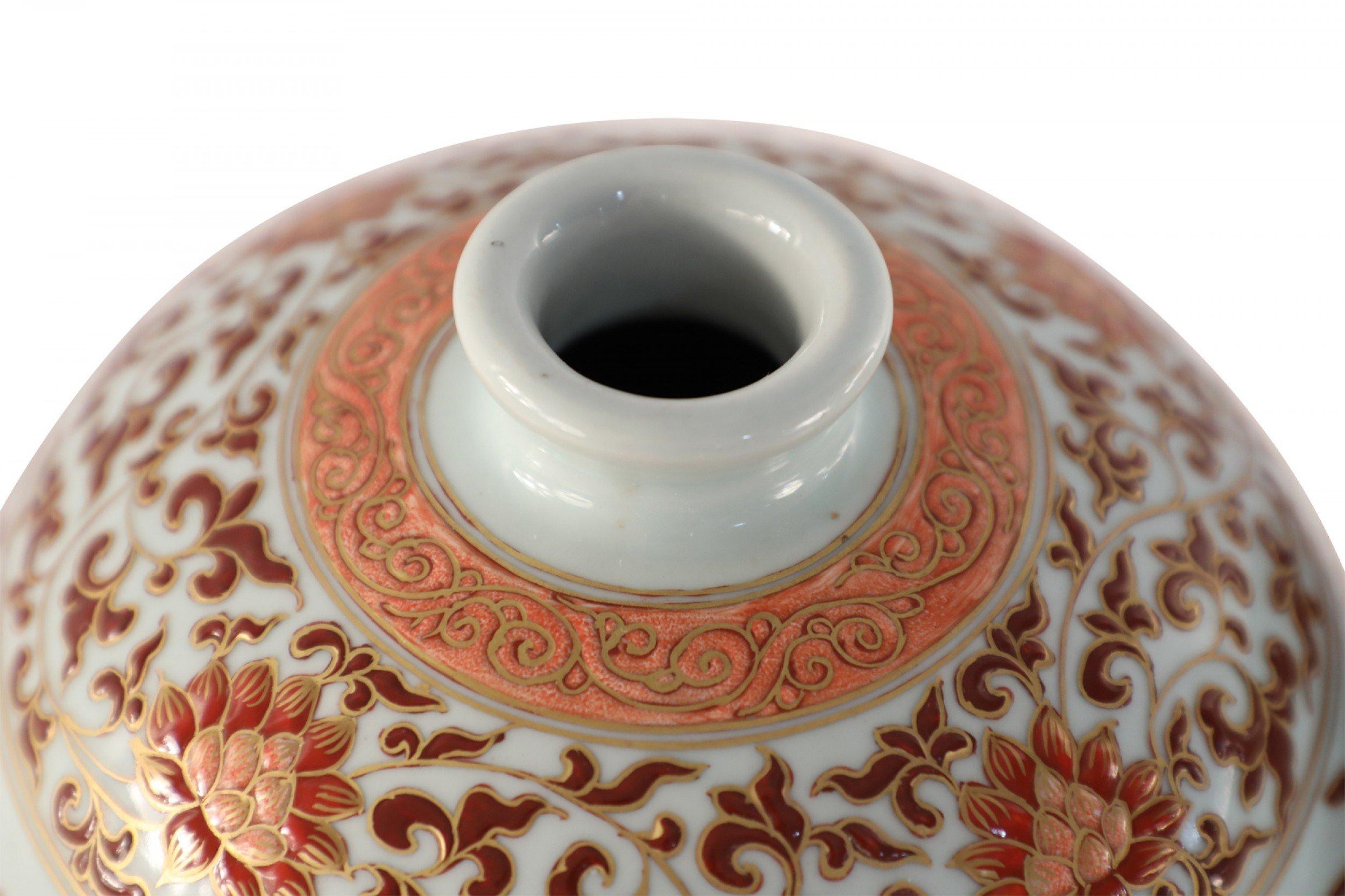 Coppia di vasi cinesi in porcellana Meiping beige e arancione con Fish Design In condizioni buone in vendita a Queens, NY