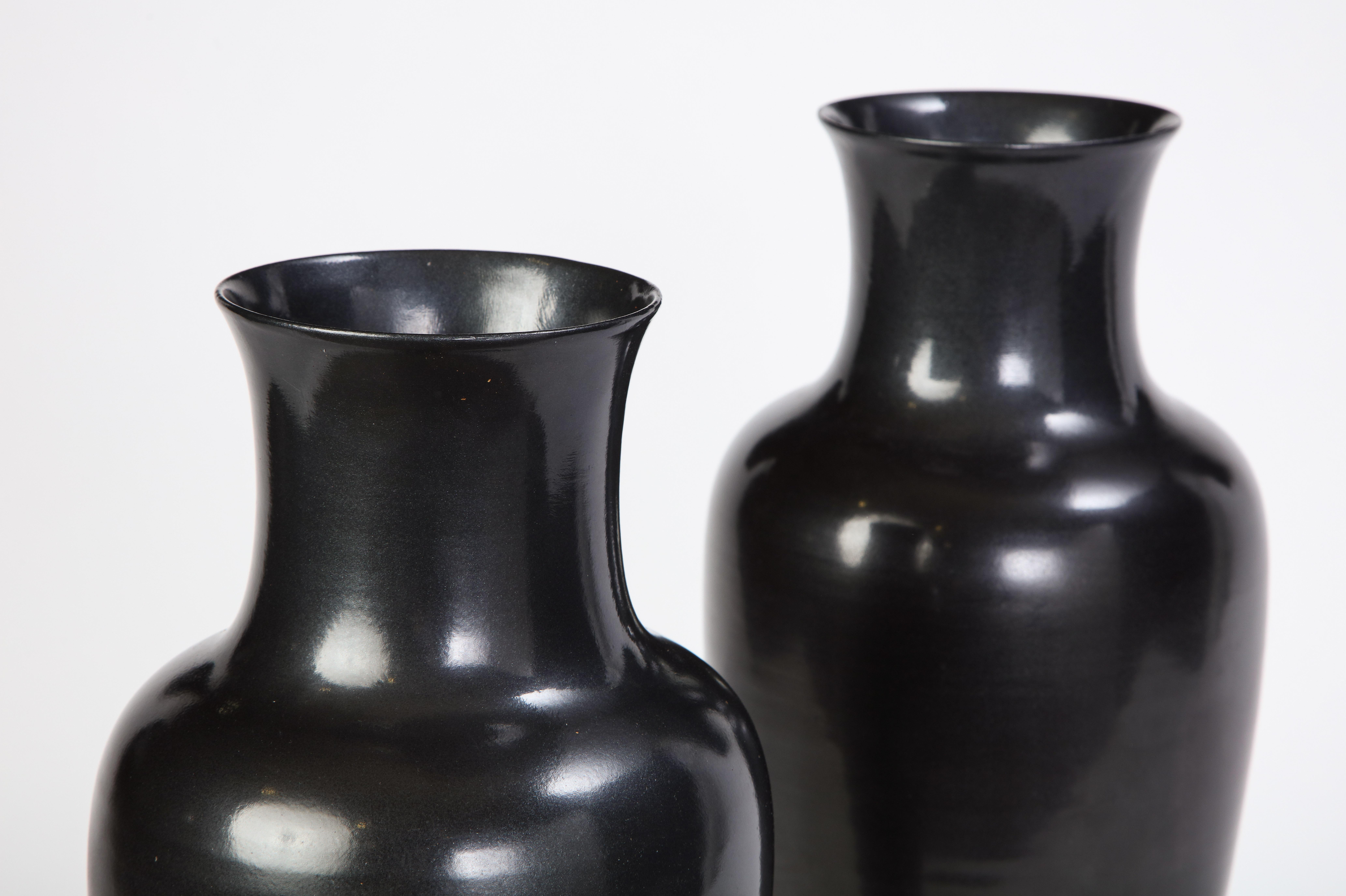 Pair of Chinese Black Glazed Vases, Modern 1