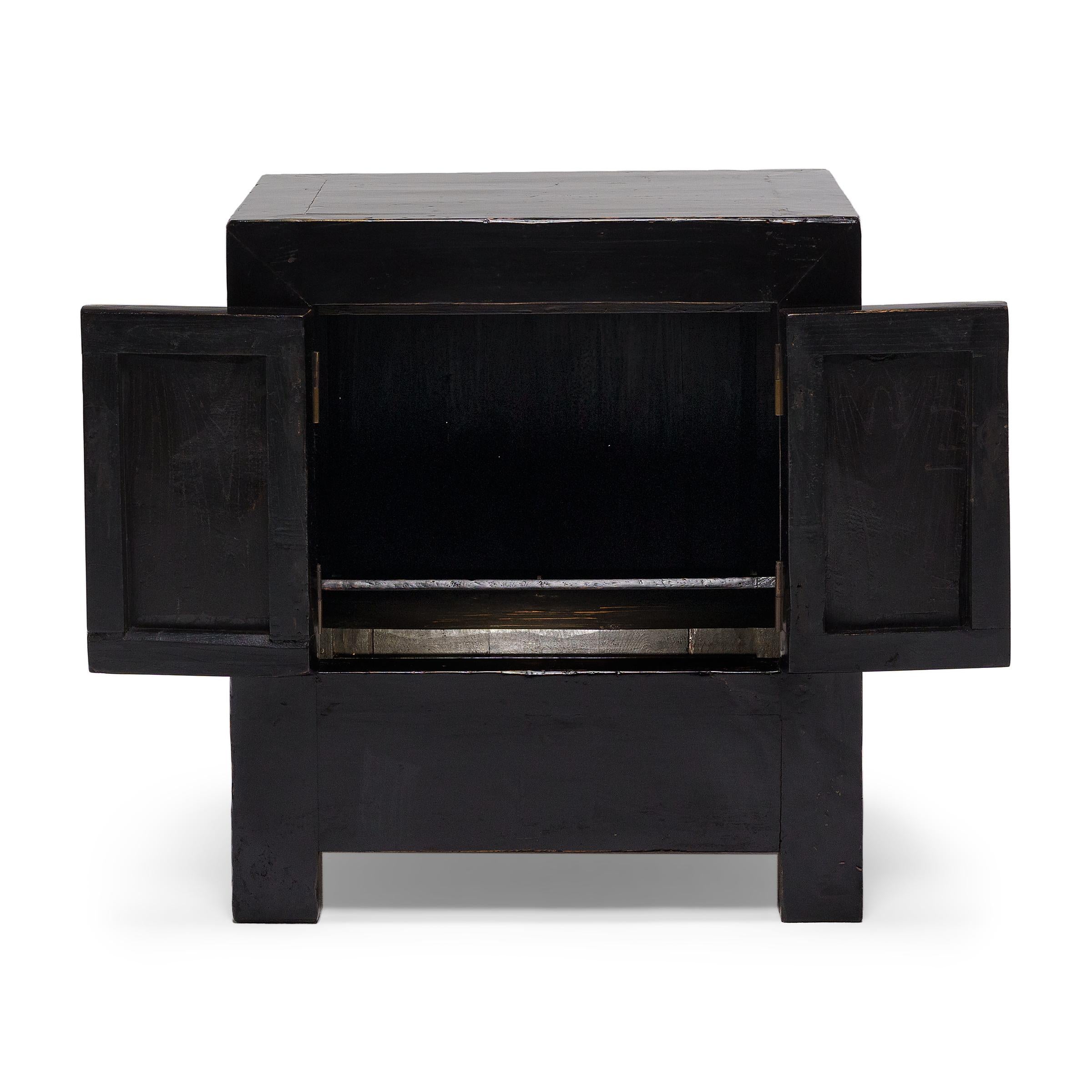 Qing Pair of Chinese Black Lacquer Locking Chests, c. 1850