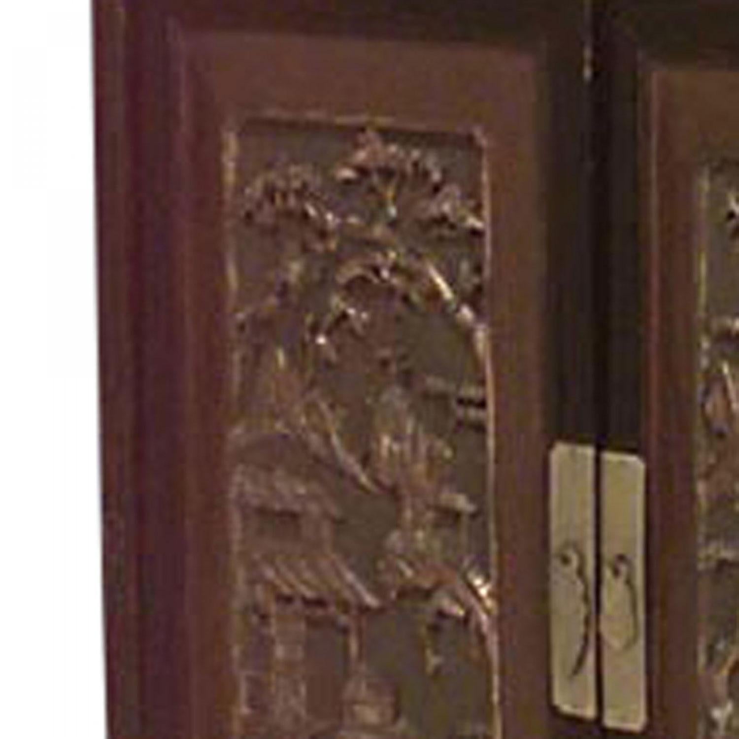 Pair of Chinese Black Lacquered Coromandel Cabinets Tallado en venta