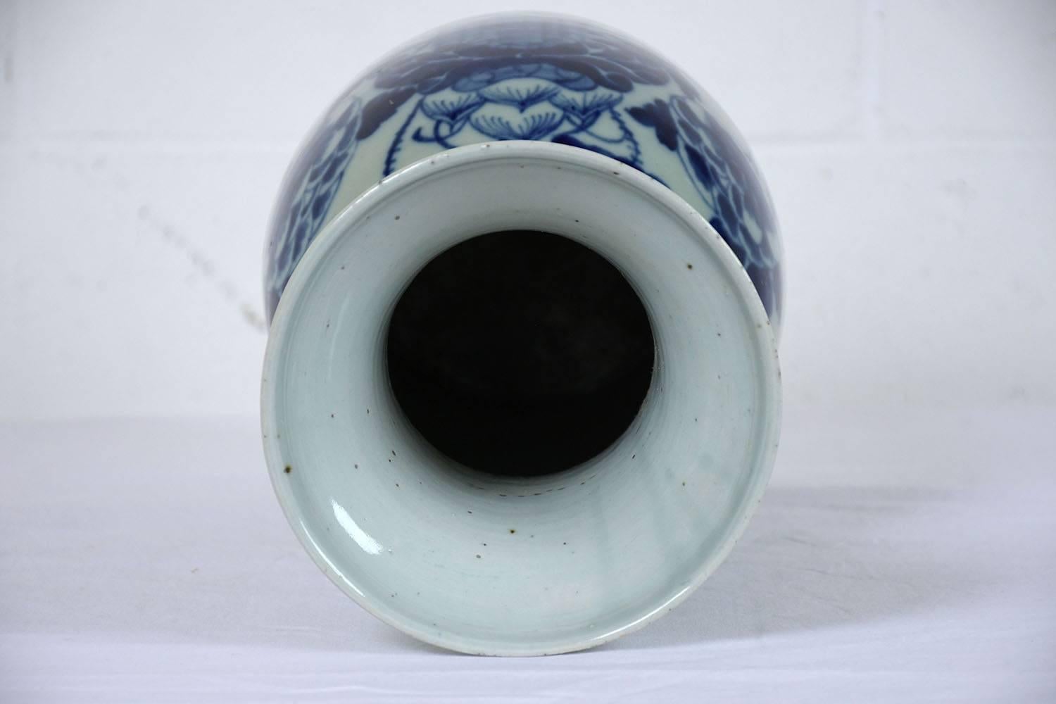 Pair of Chinese Blue and White Ceramic Vases 7