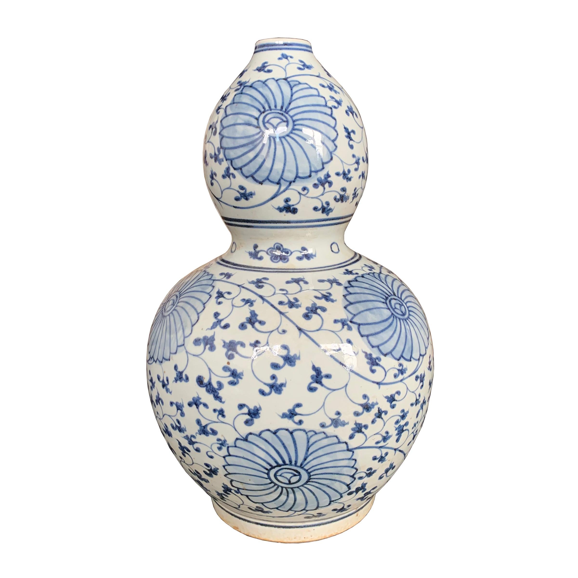 Chinese Export Pair of Chinese Blue and White Double-Gourd Vases