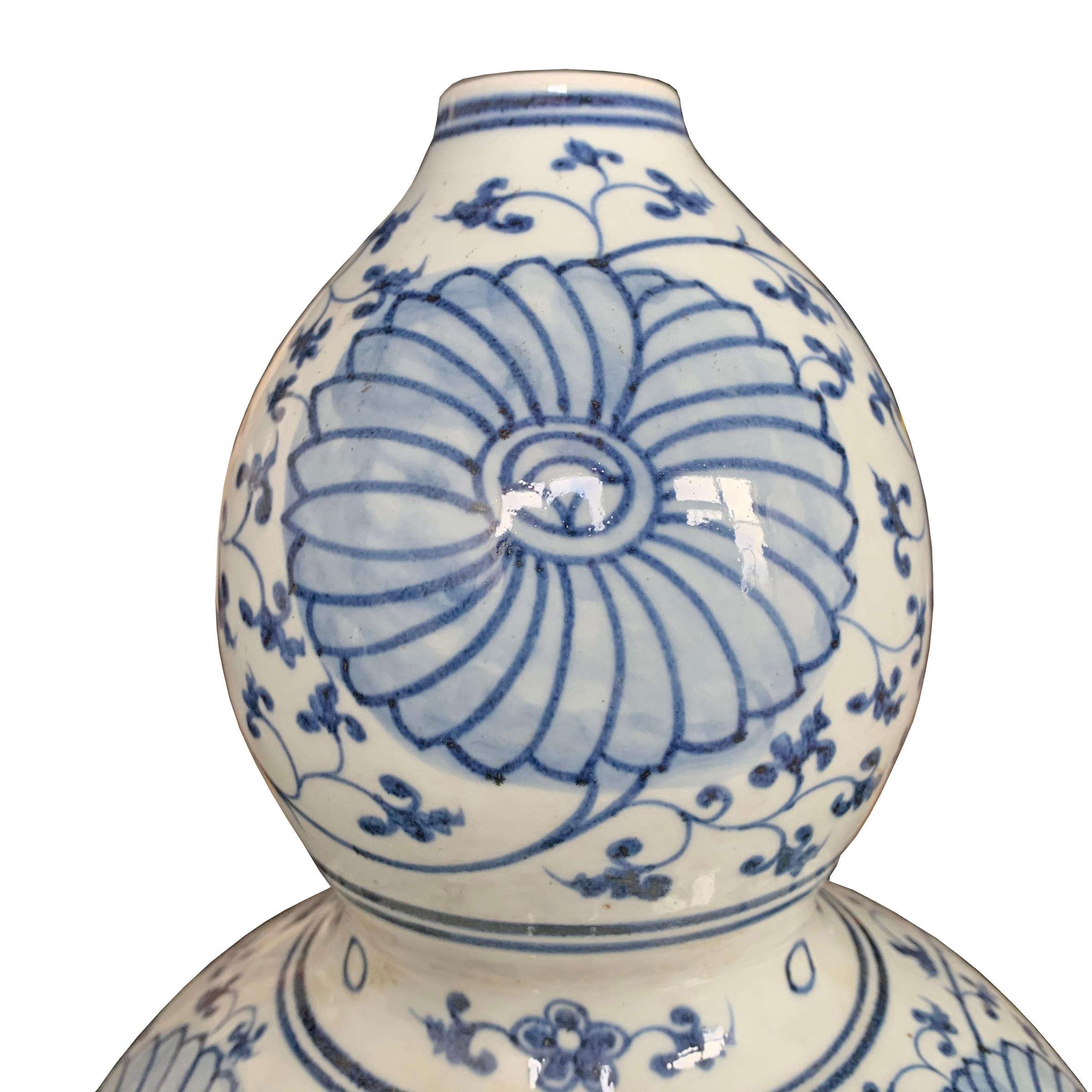20th Century Pair of Chinese Blue and White Double-Gourd Vases