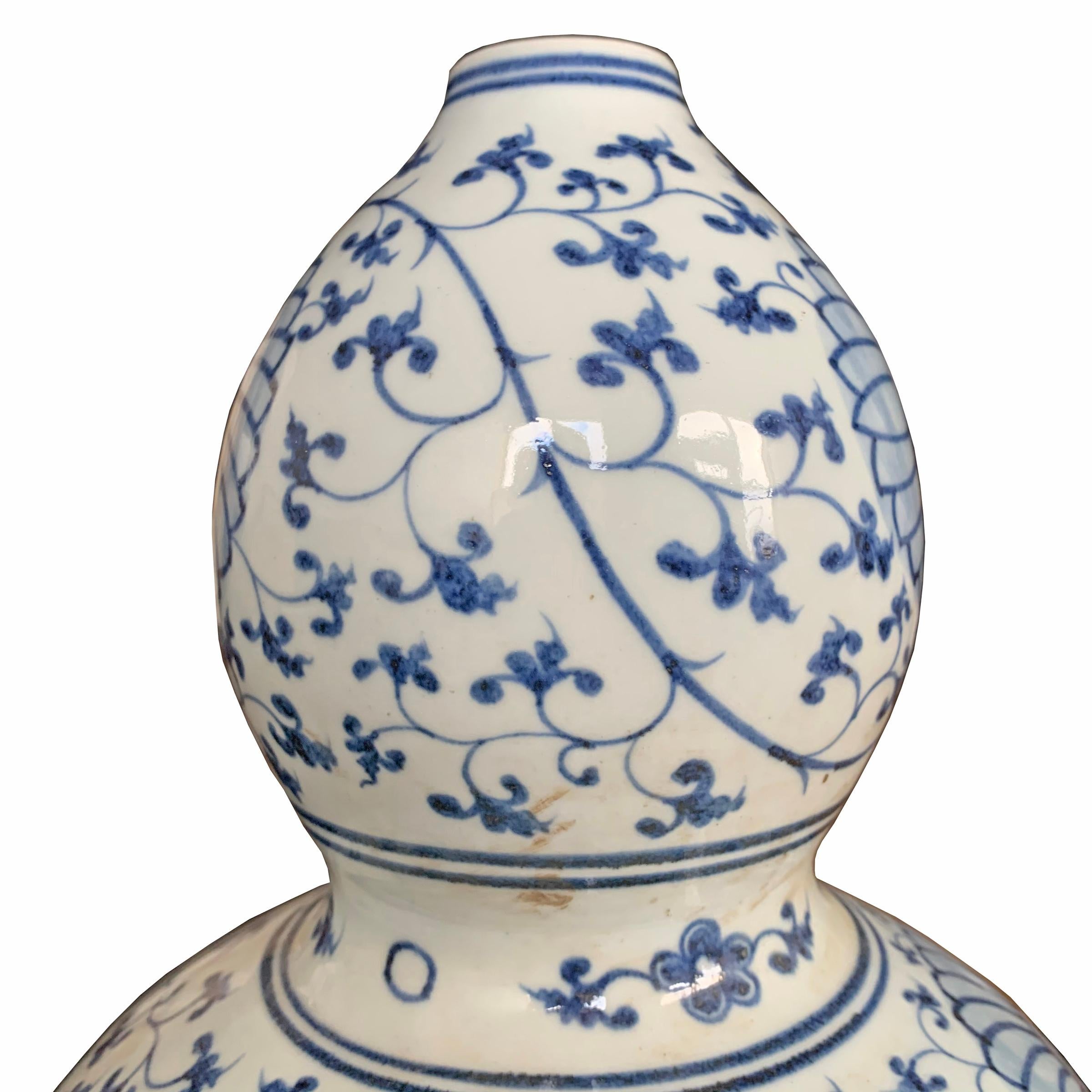 Porcelain Pair of Chinese Blue and White Double-Gourd Vases