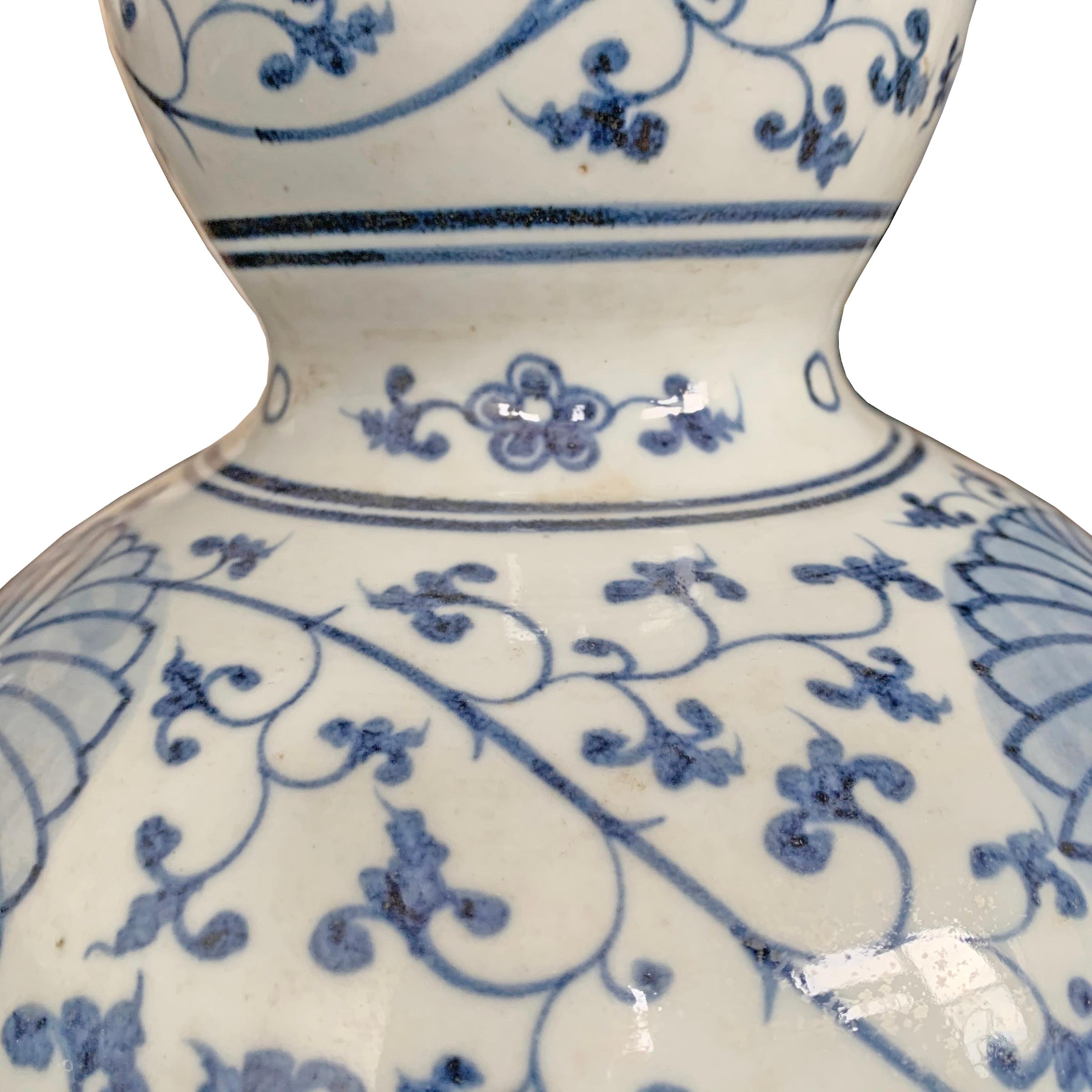 Pair of Chinese Blue and White Double-Gourd Vases 1