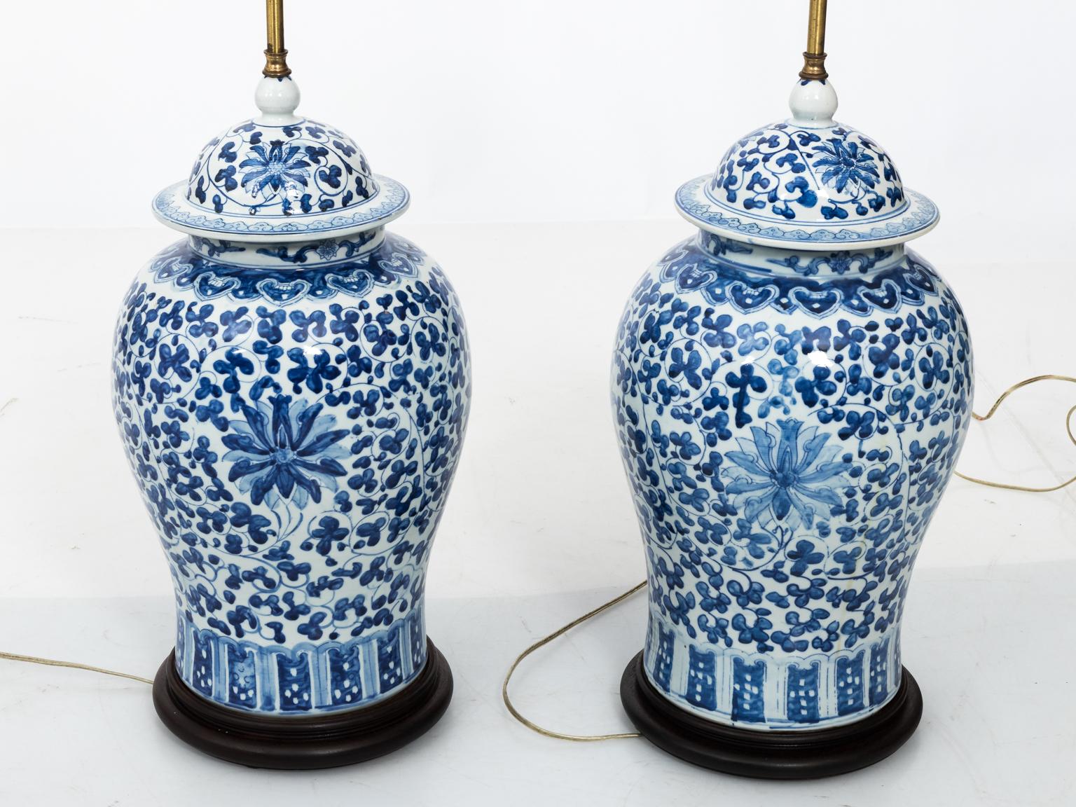 XIXe siècle Paire de lampes chinoises en pot de gingembre bleu et blanc