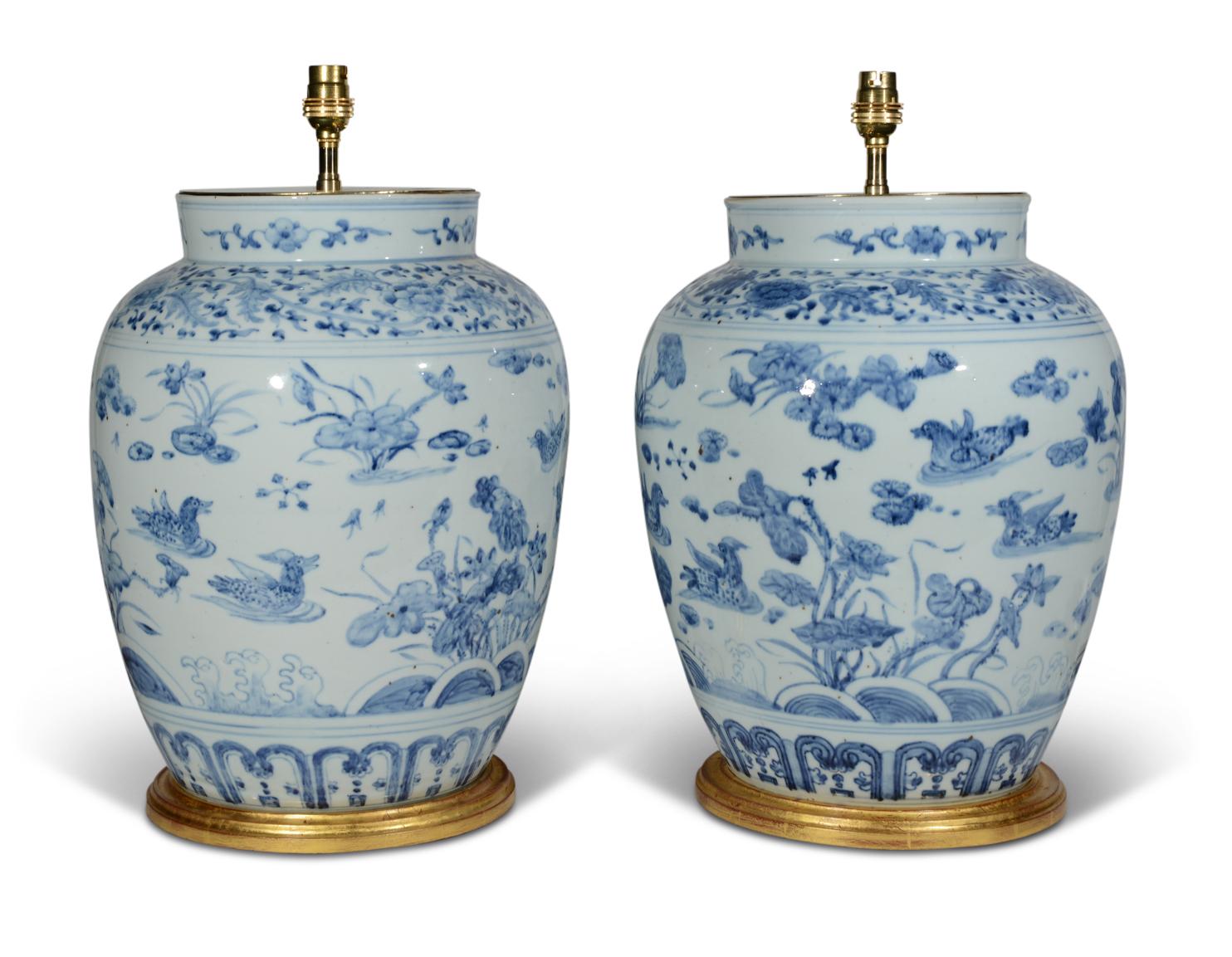 Glazed Pair of Chinese Blue and White Kangxi Style Table Lamps For Sale