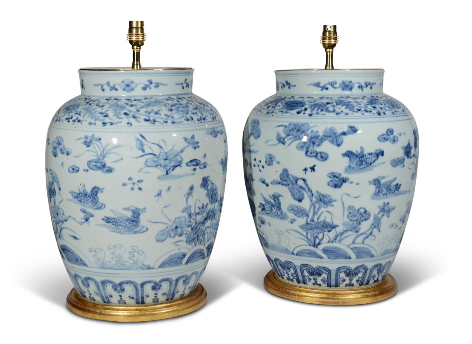 19th Century Pair of Chinese Blue and White Kangxi Style Table Lamps For Sale