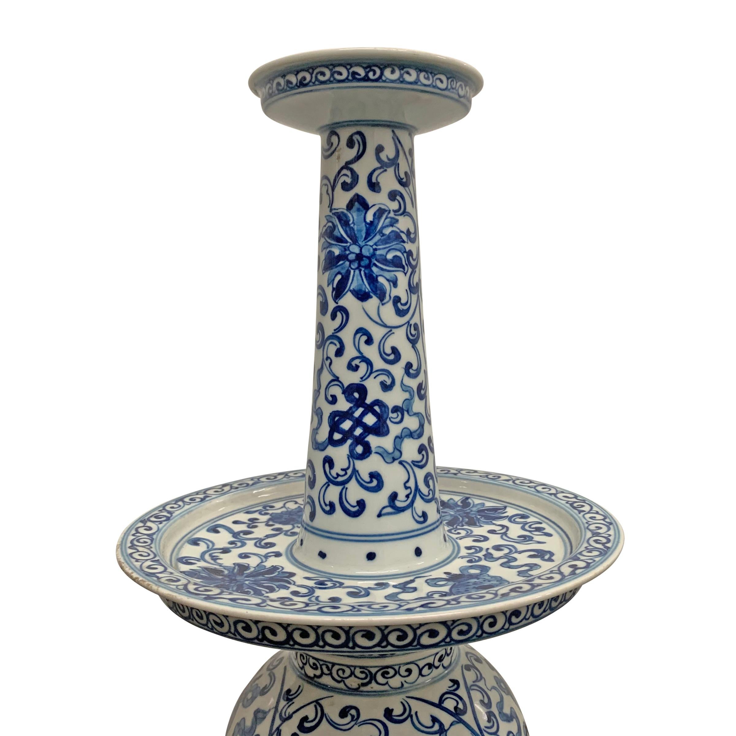 Pair of Chinese Blue and White Lamps In Good Condition In Chicago, IL
