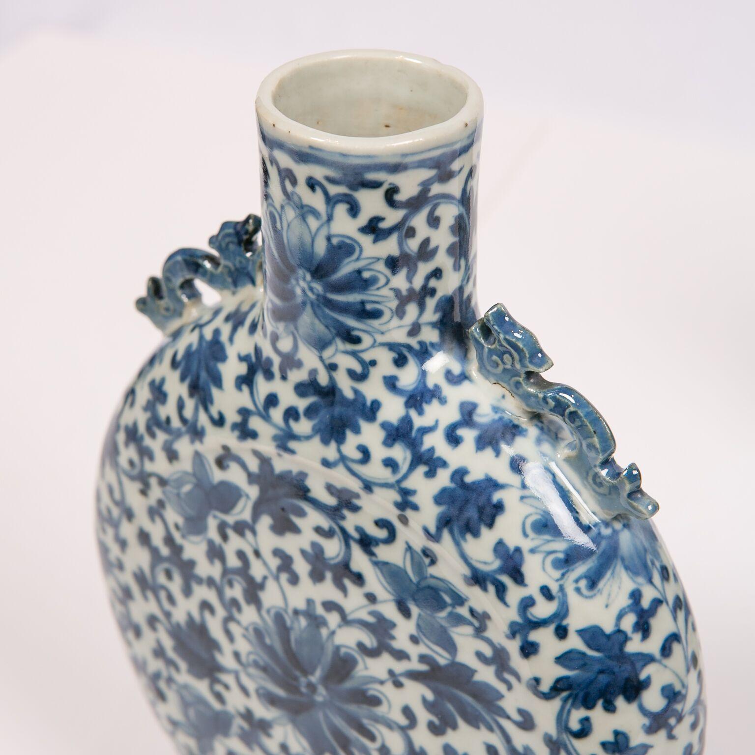 Pair of Chinese Blue and White Moon Flasks Hand Painted Qing Dynasty, circa 1880 In Excellent Condition In Katonah, NY