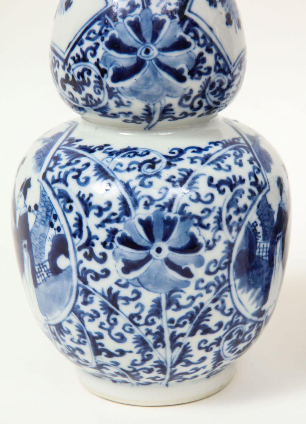 Pair of Chinese Blue and White Porcelain Double Gourd Vases 8