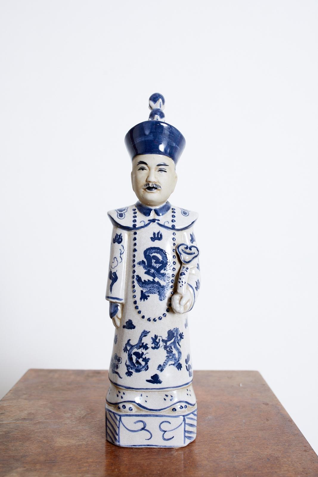 Pair of Chinese Blue and White Porcelain Official Figures 5