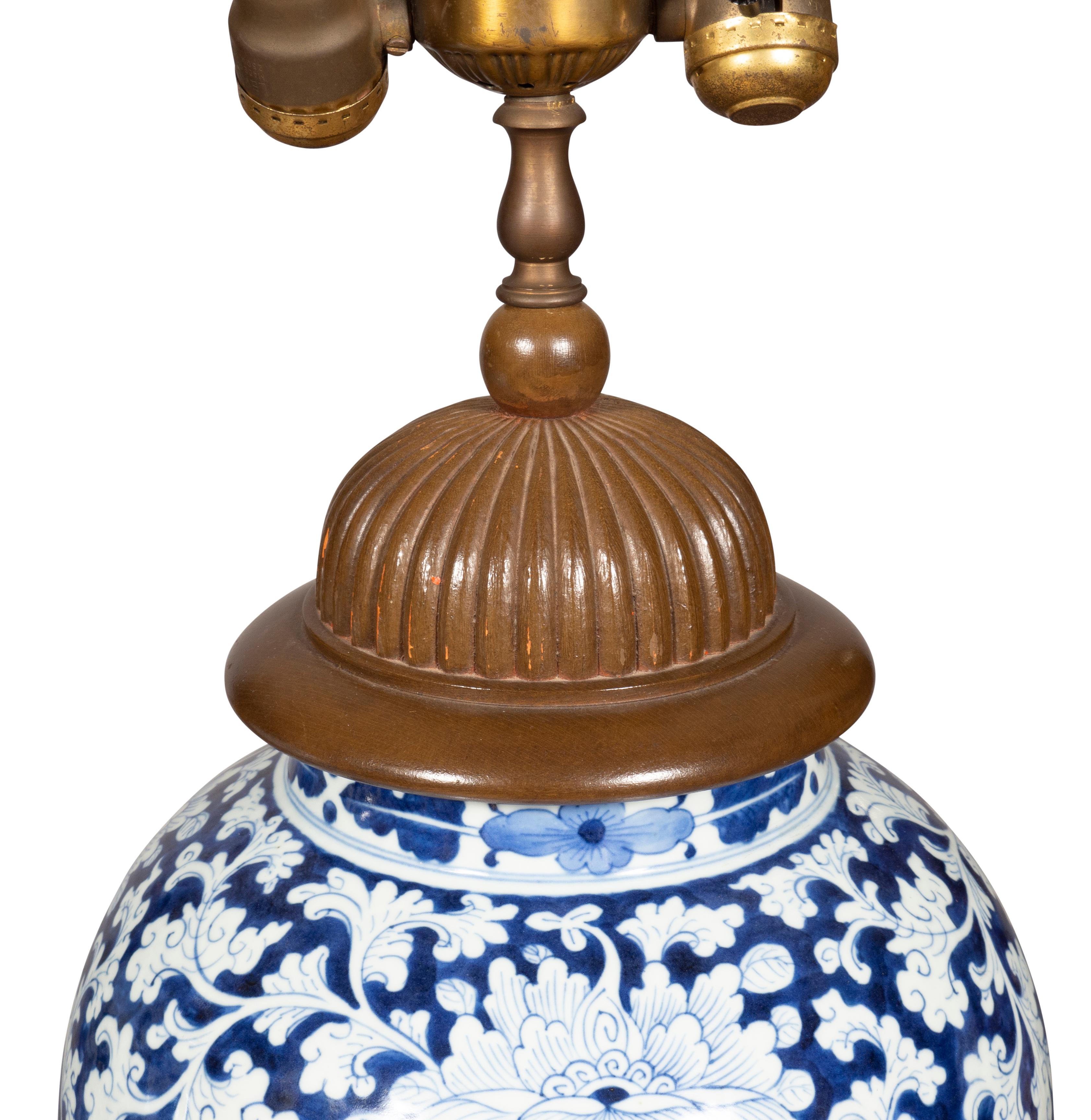 Pair Of Chinese Blue And White Porcelain Table Lamps For Sale 2