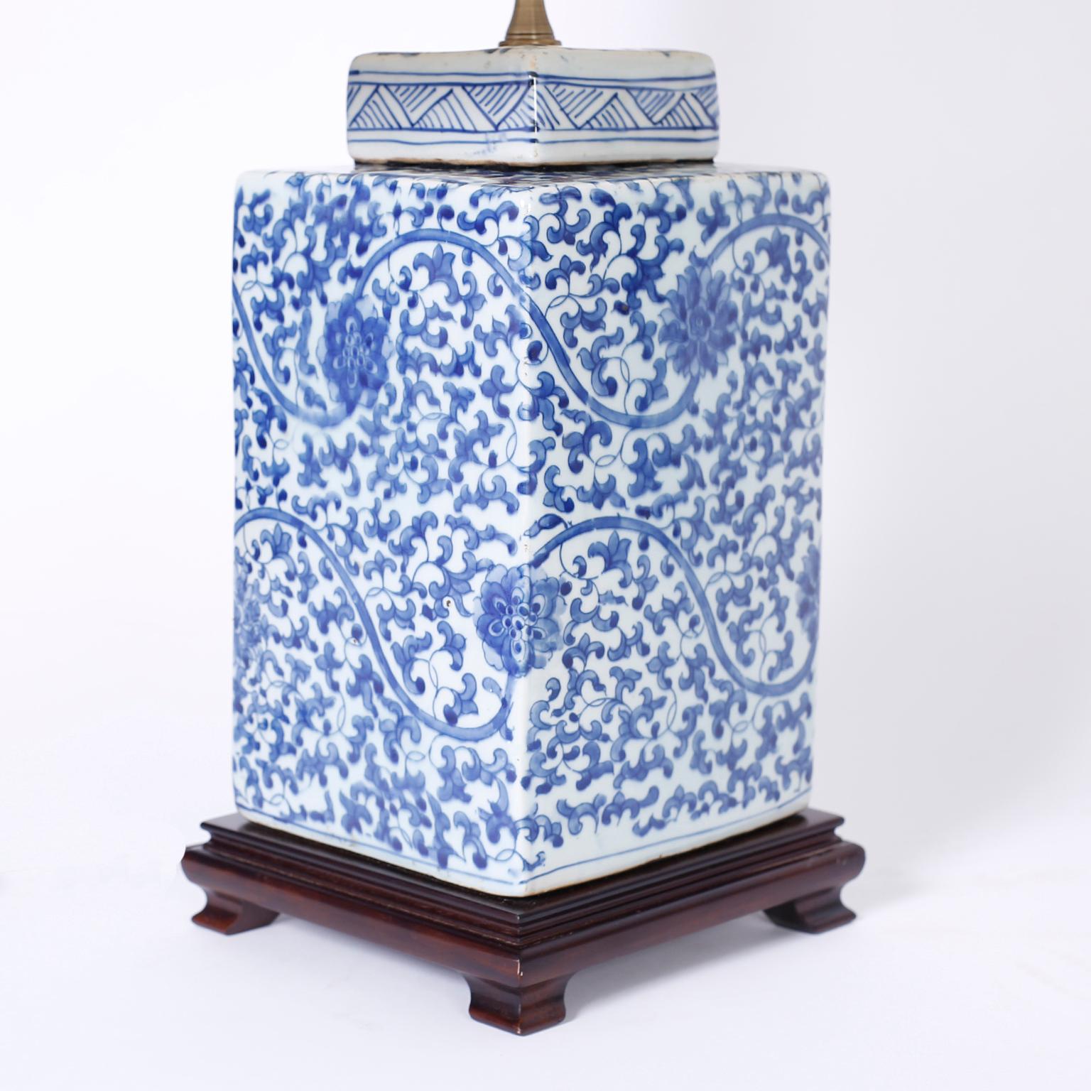 Chinoiserie Pair of Chinese Blue and White Porcelain Table Lamps