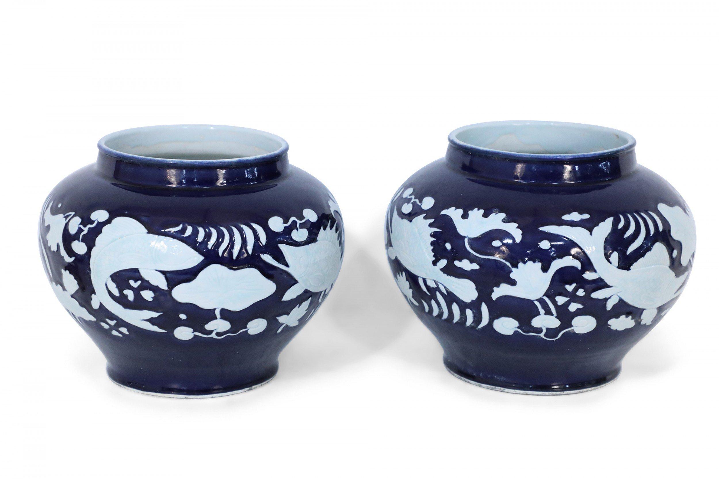 Hand-Crafted Pair of Chinese Blue and White Underwater Motif Porcelain Pots For Sale