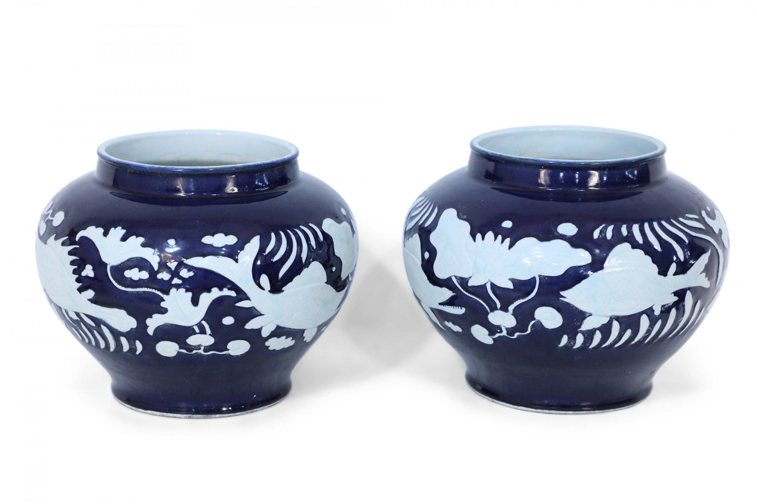 Pair of Chinese Blue and White Underwater Motif Porcelain Pots 1