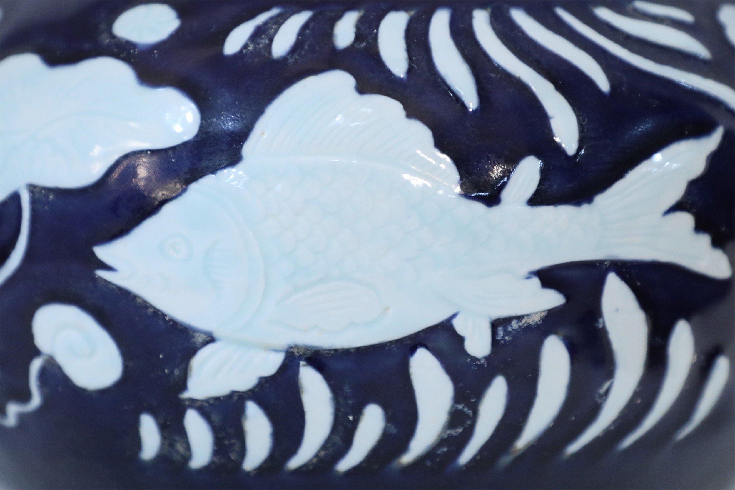 Pair of Chinese Blue and White Underwater Motif Porcelain Pots For Sale 1