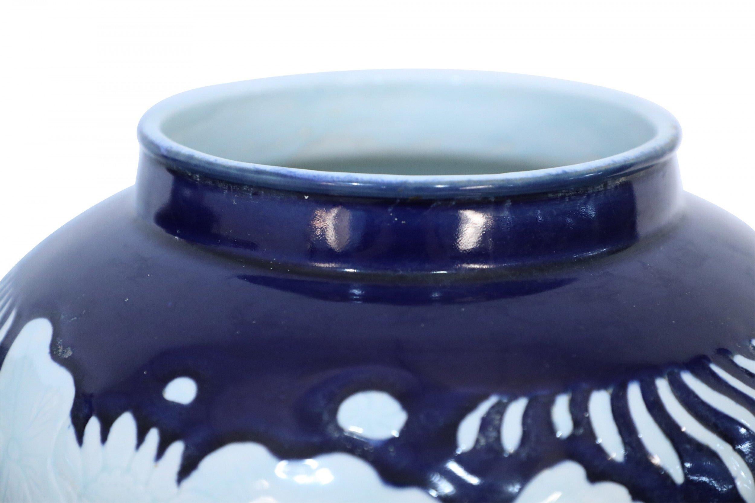 Pair of Chinese Blue and White Underwater Motif Porcelain Pots For Sale 2