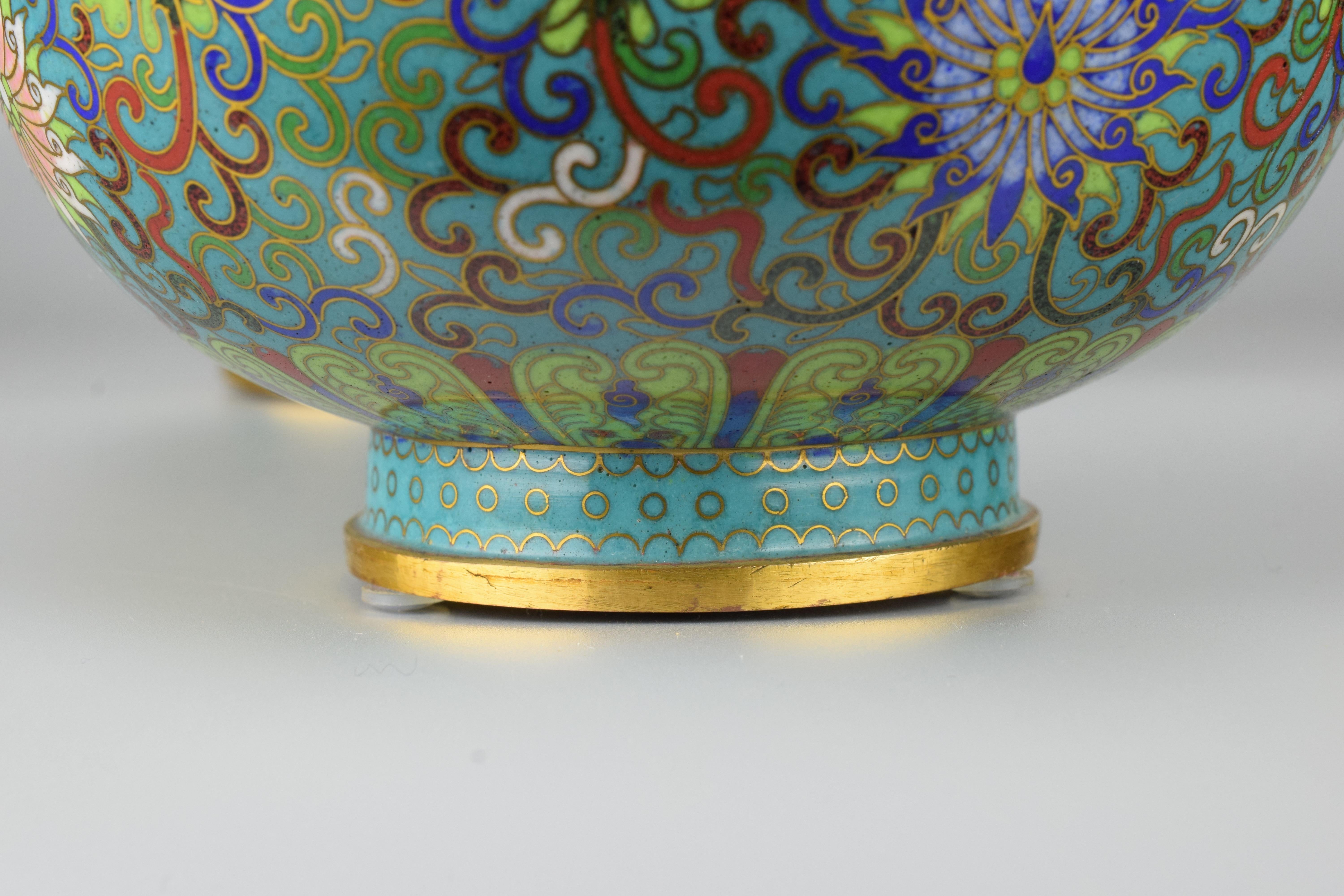 Pair of Chinese Blue Cloisonné Vases, Enamelled and Gilded, Early 20th Century For Sale 7
