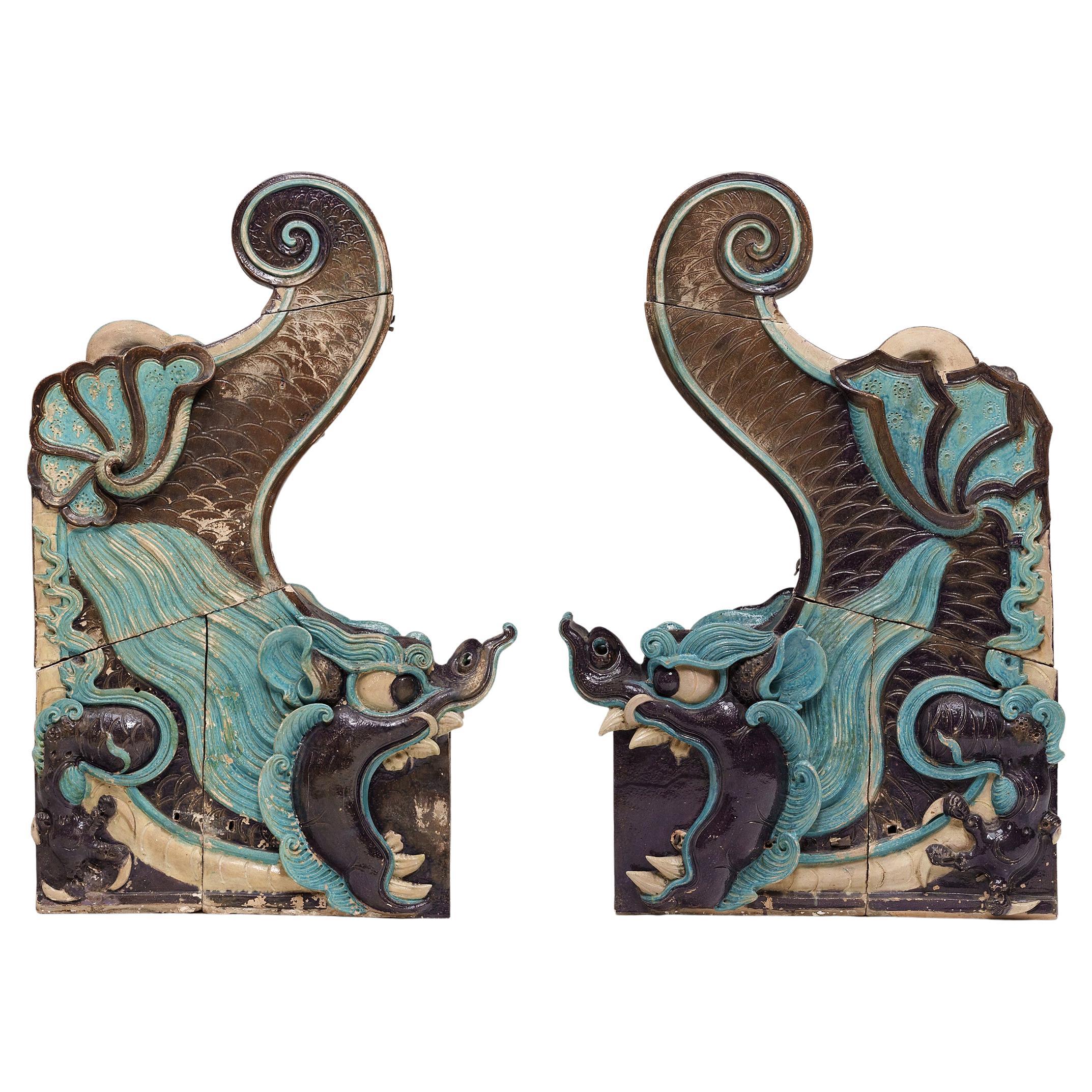 Coppia di tegole cinesi Chiwen smaltate di blu, 1750 circa