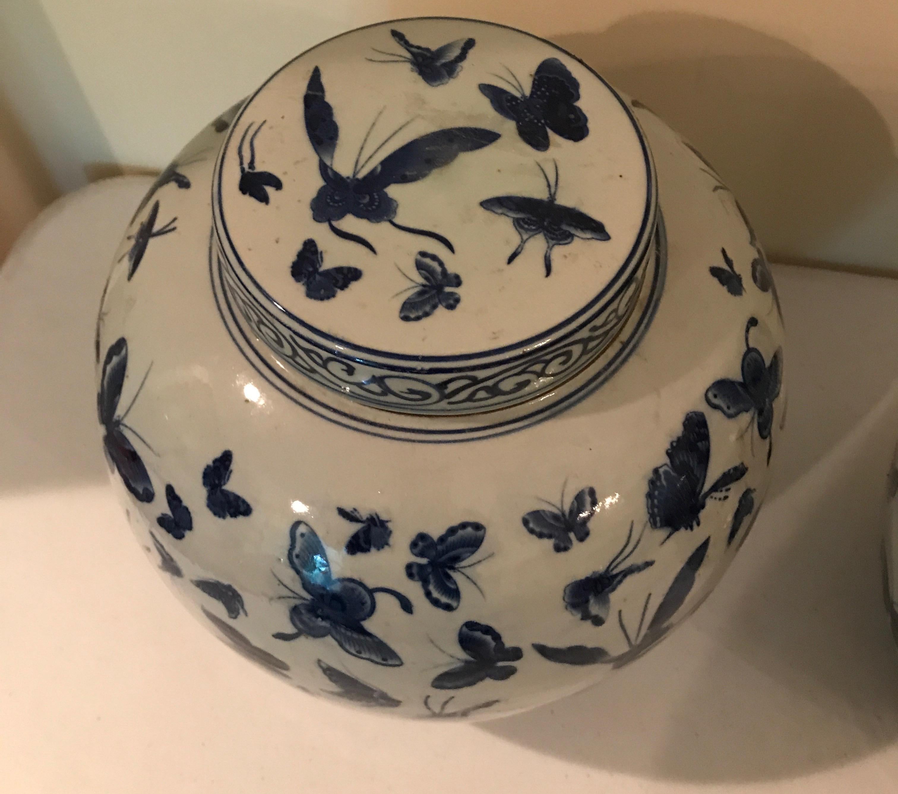 Pair of Chinese Blue and White Butterfly Ginger Jars In Good Condition In West Palm Beach, FL