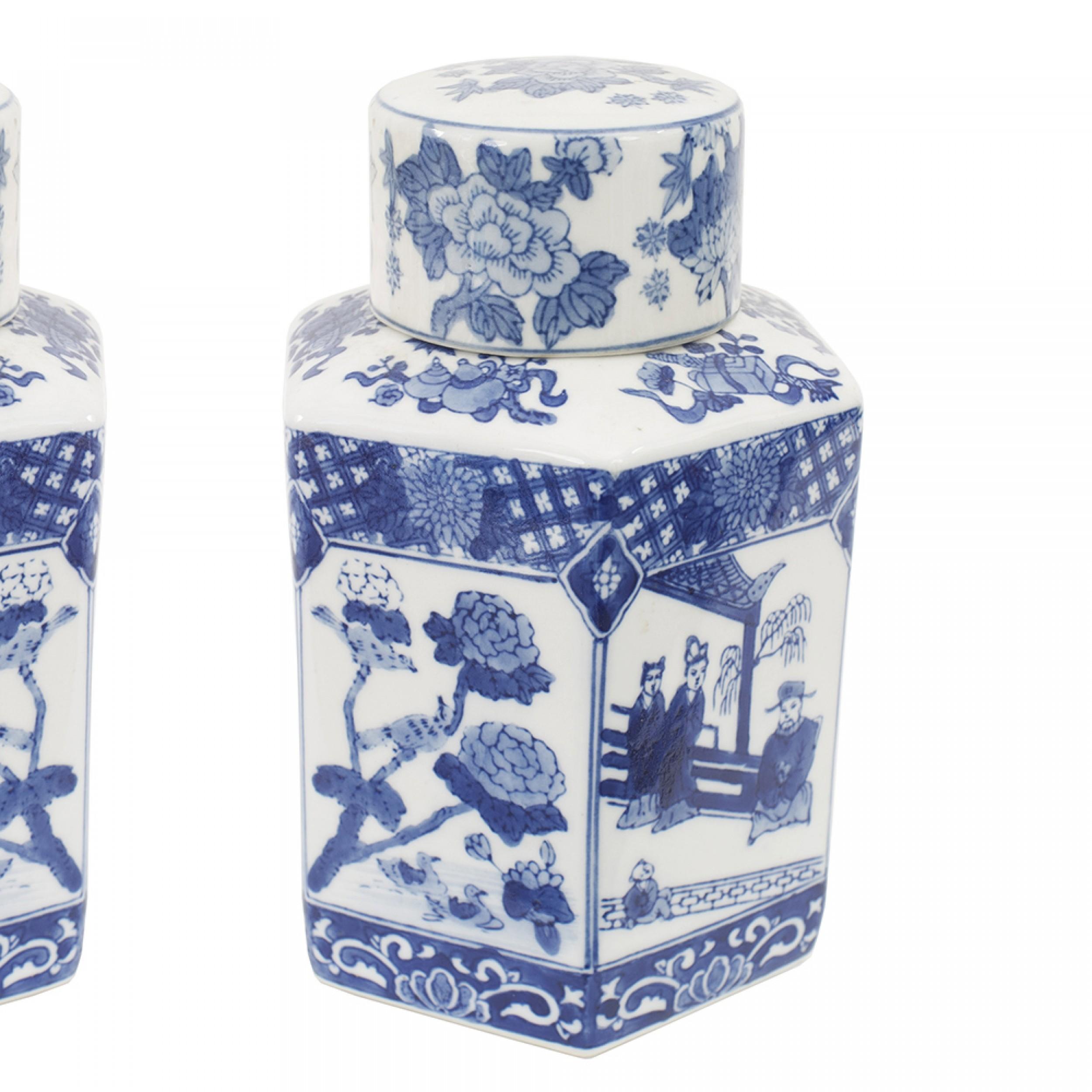Chinese Export Pair of Chinese Blue/White Porcelain Ginger Jars For Sale