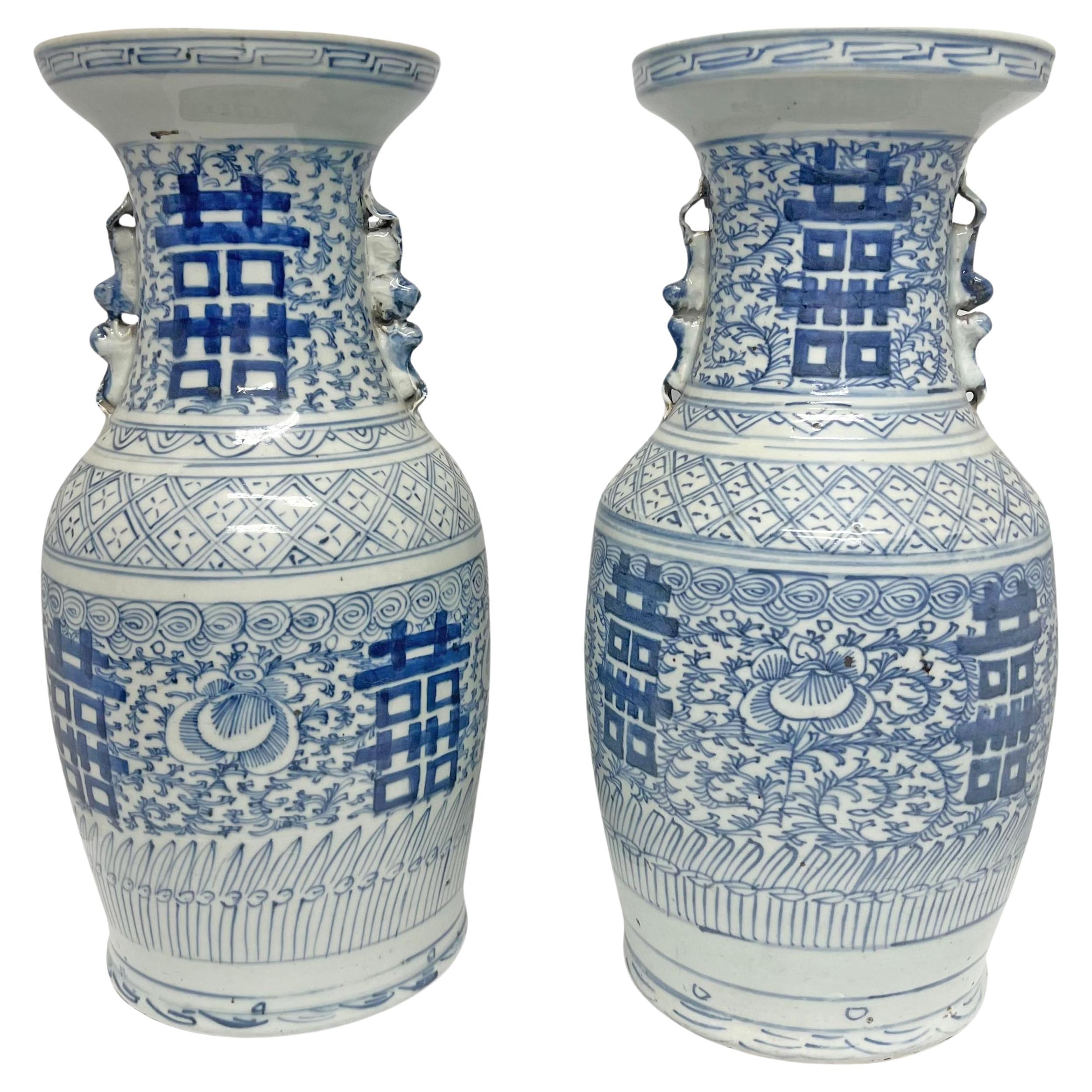 How do you identify porcelain figures?