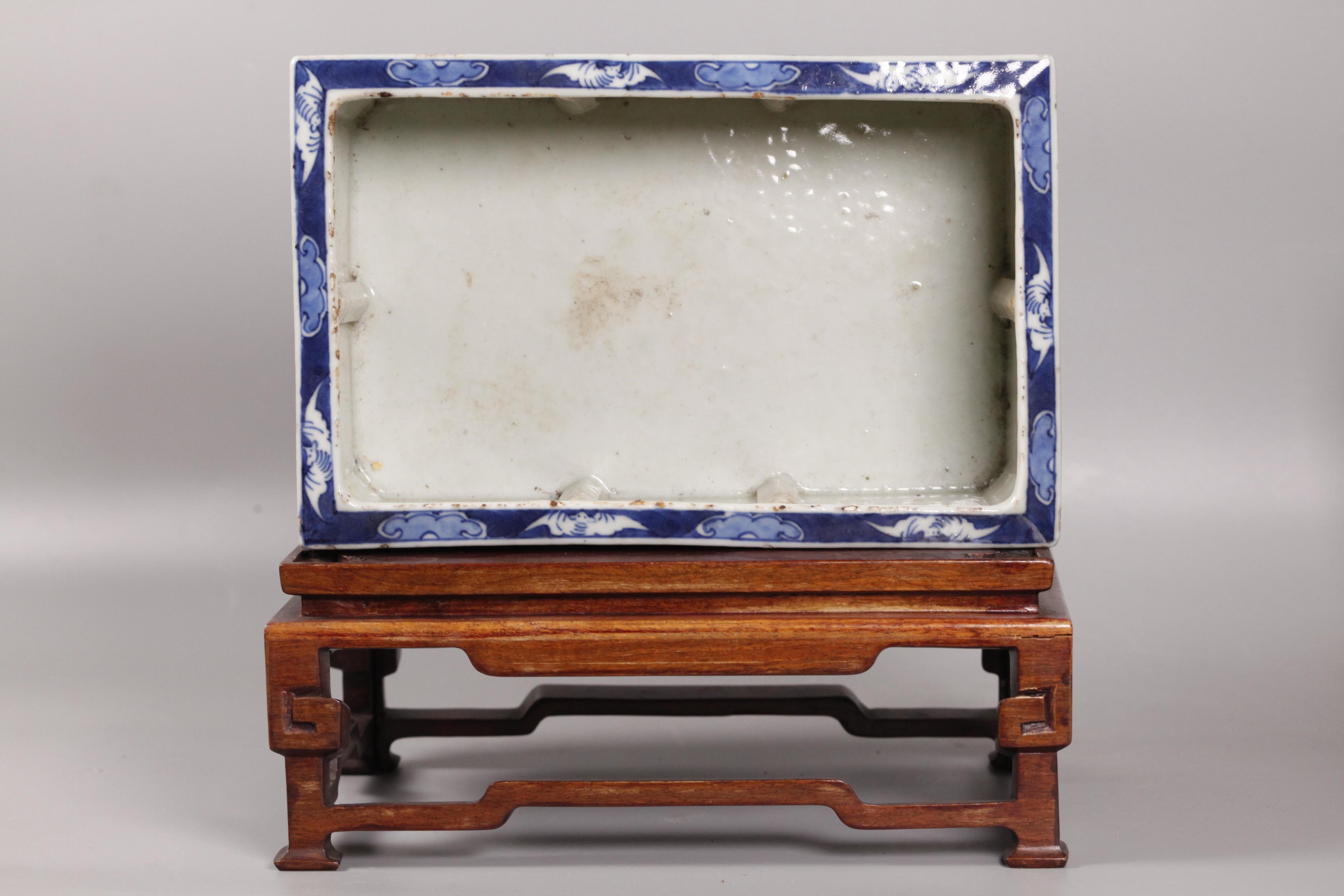 pair of Chinese blue & white porcelain planters, 18th c. For Sale 1