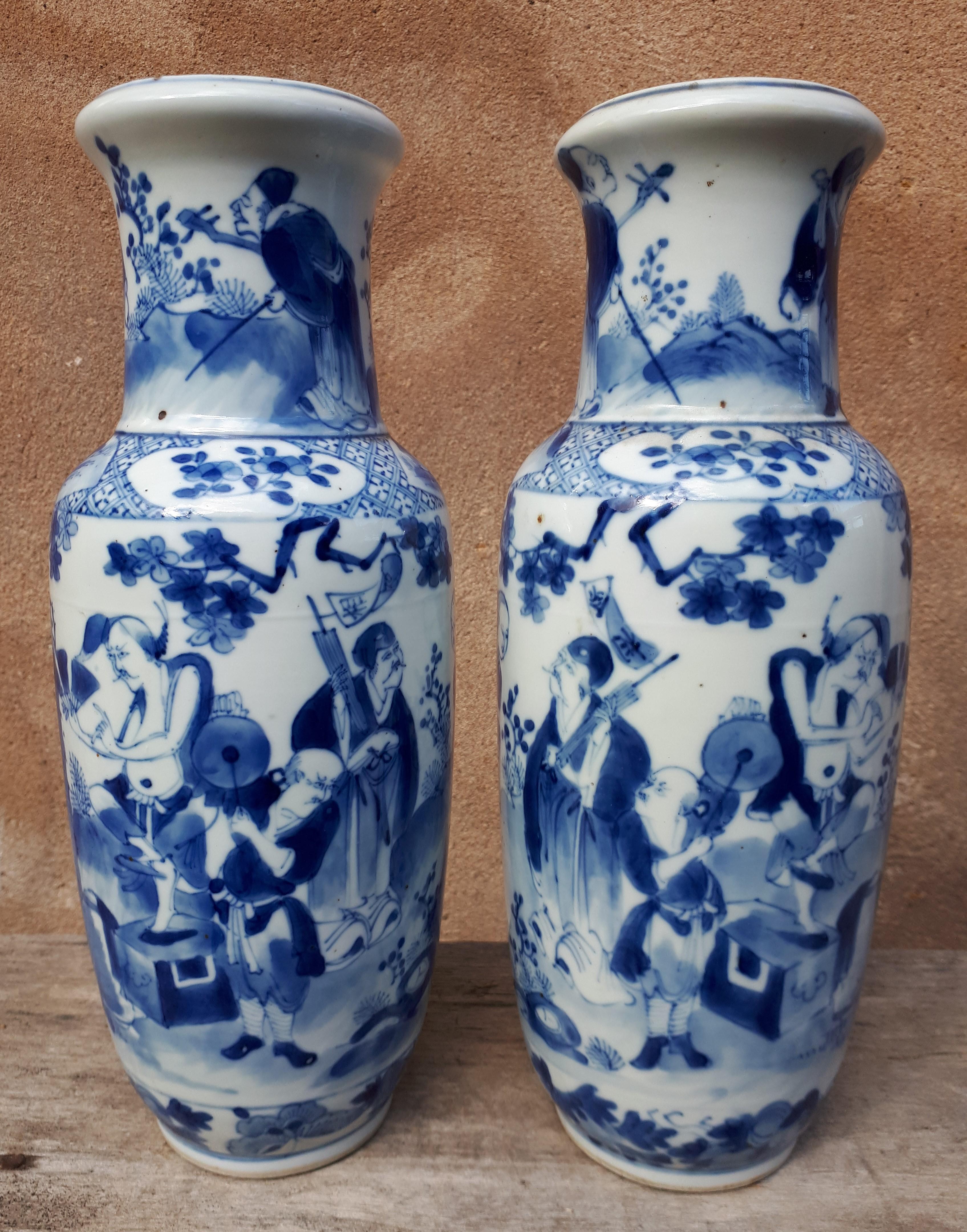 Pair Of Chinese Blue White Vases, China Qing Dynasty In Good Condition For Sale In Saverne, Grand Est