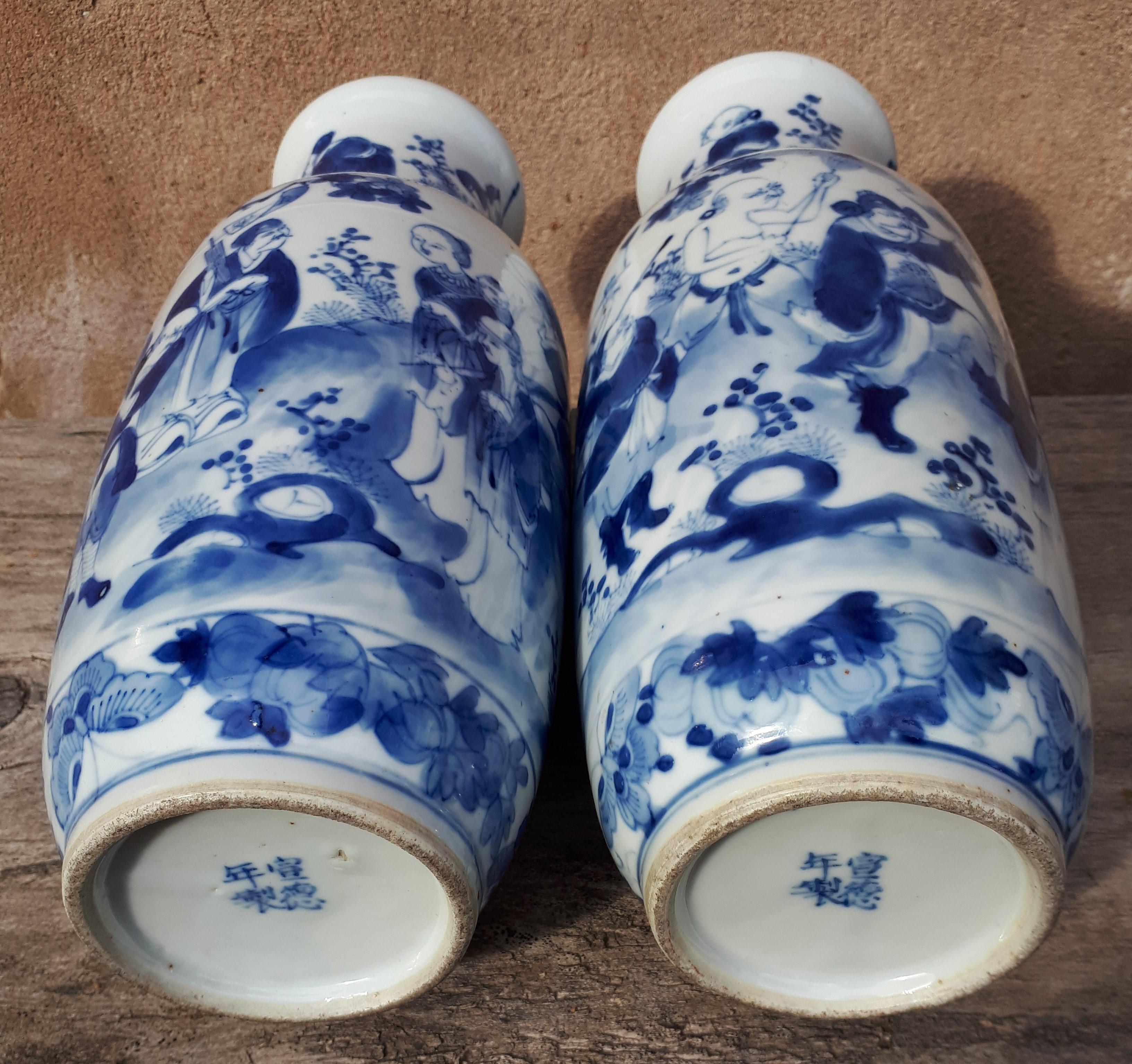 Pair Of Chinese Blue White Vases, China Qing Dynasty For Sale 2