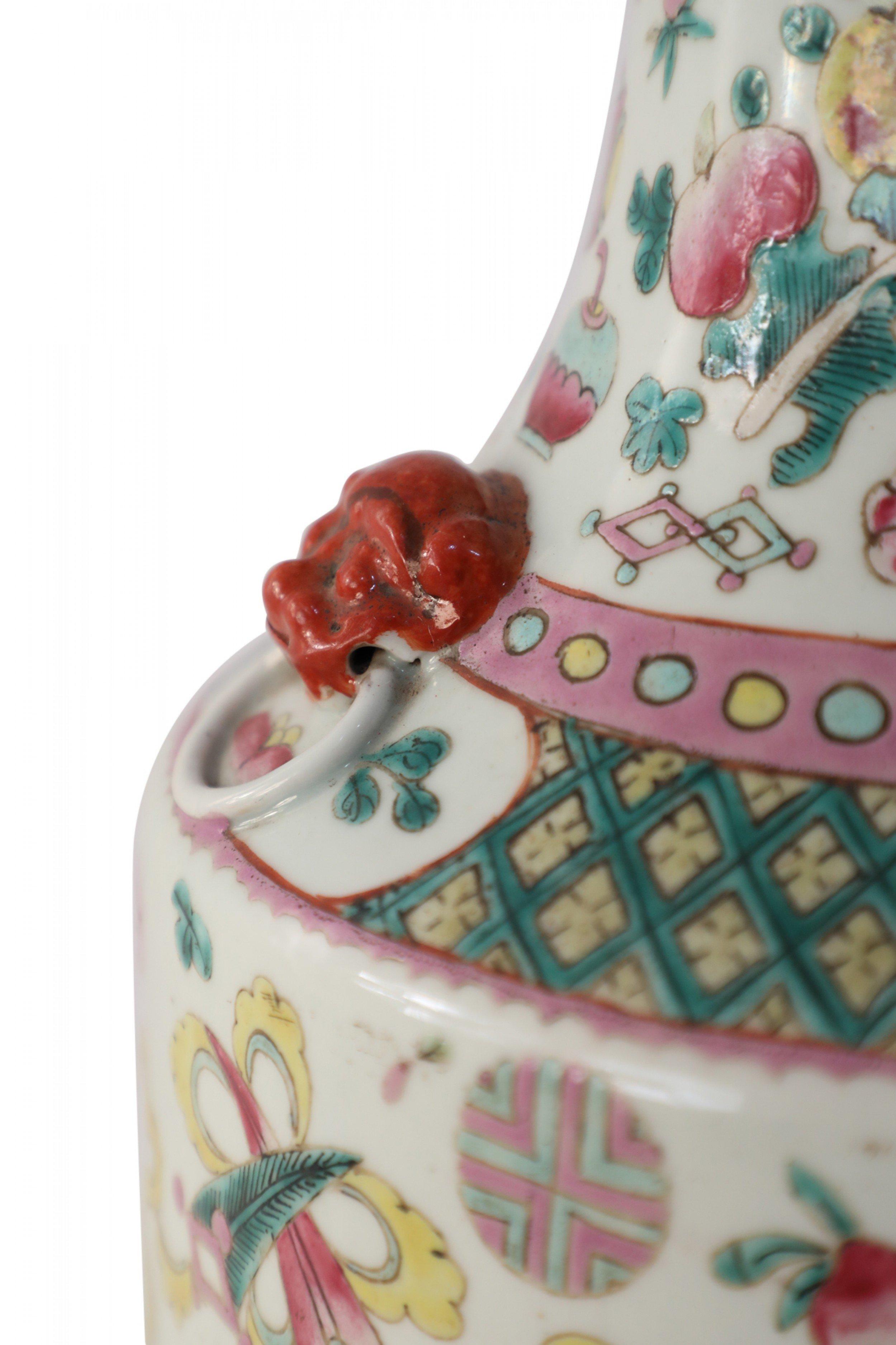Pair of Chinese Bogu Pattern Lobed Porcelain Vases For Sale 7