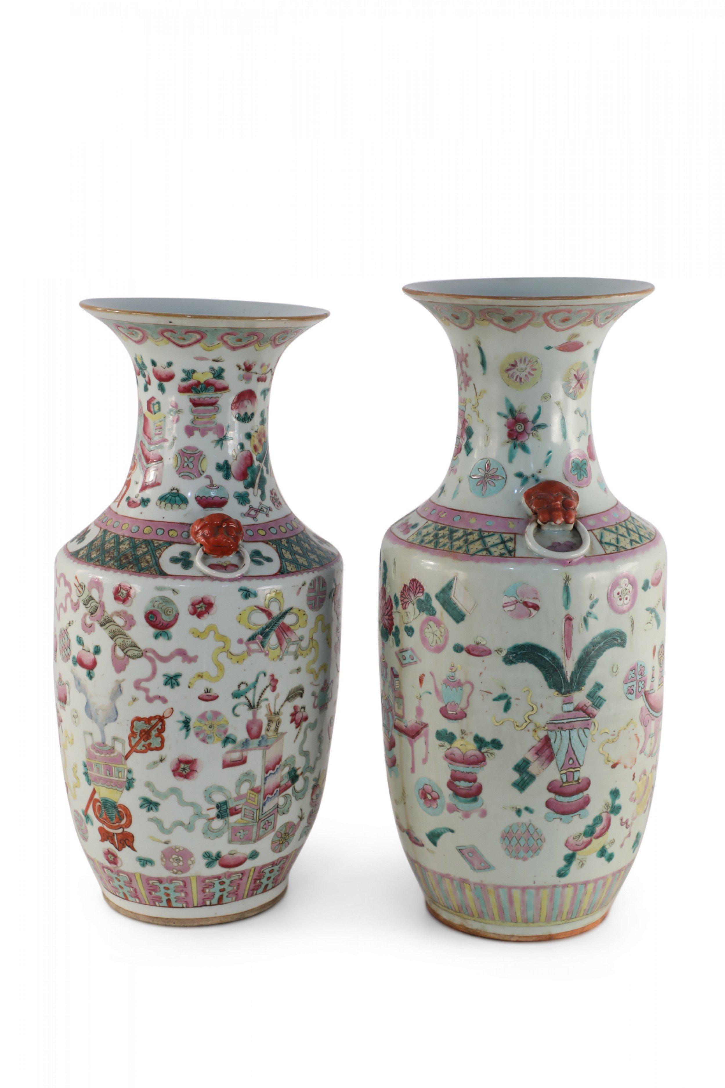 Pair of Chinese Bogu Pattern Lobed Porcelain Vases For Sale 1