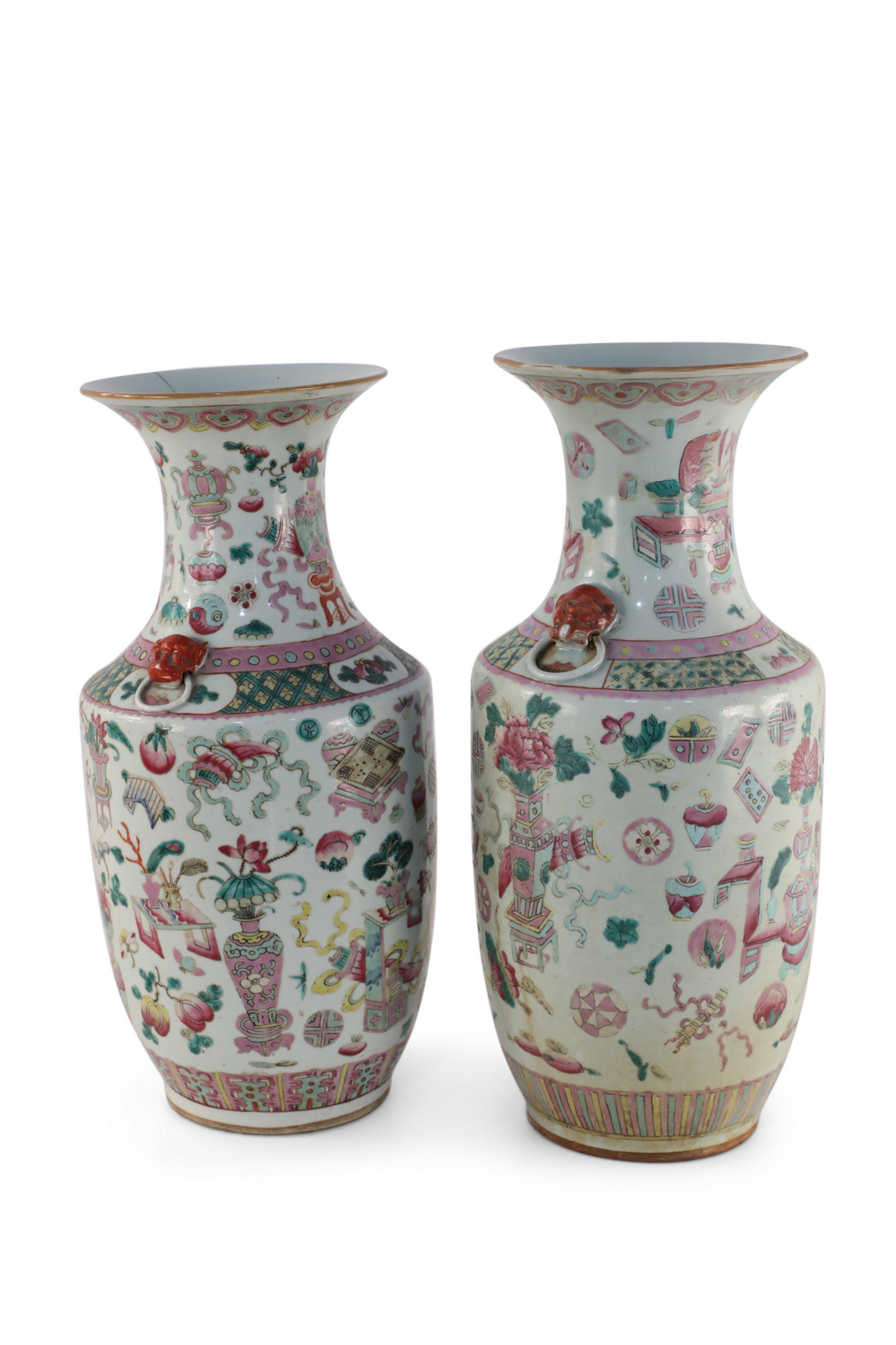 Pair of Chinese Bogu Pattern Lobed Porcelain Vases For Sale 2