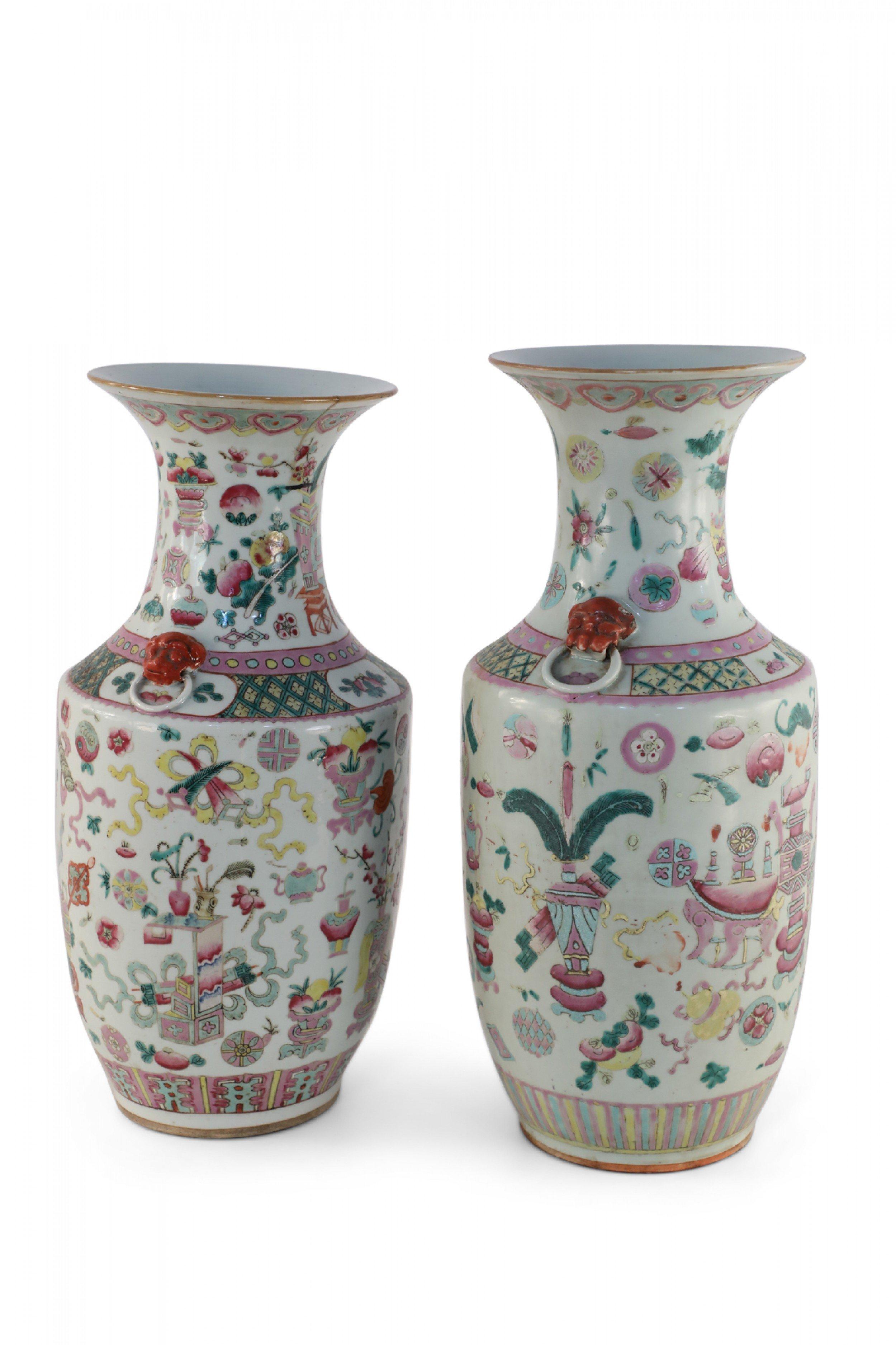Pair of Chinese Bogu Pattern Lobed Porcelain Vases For Sale 3