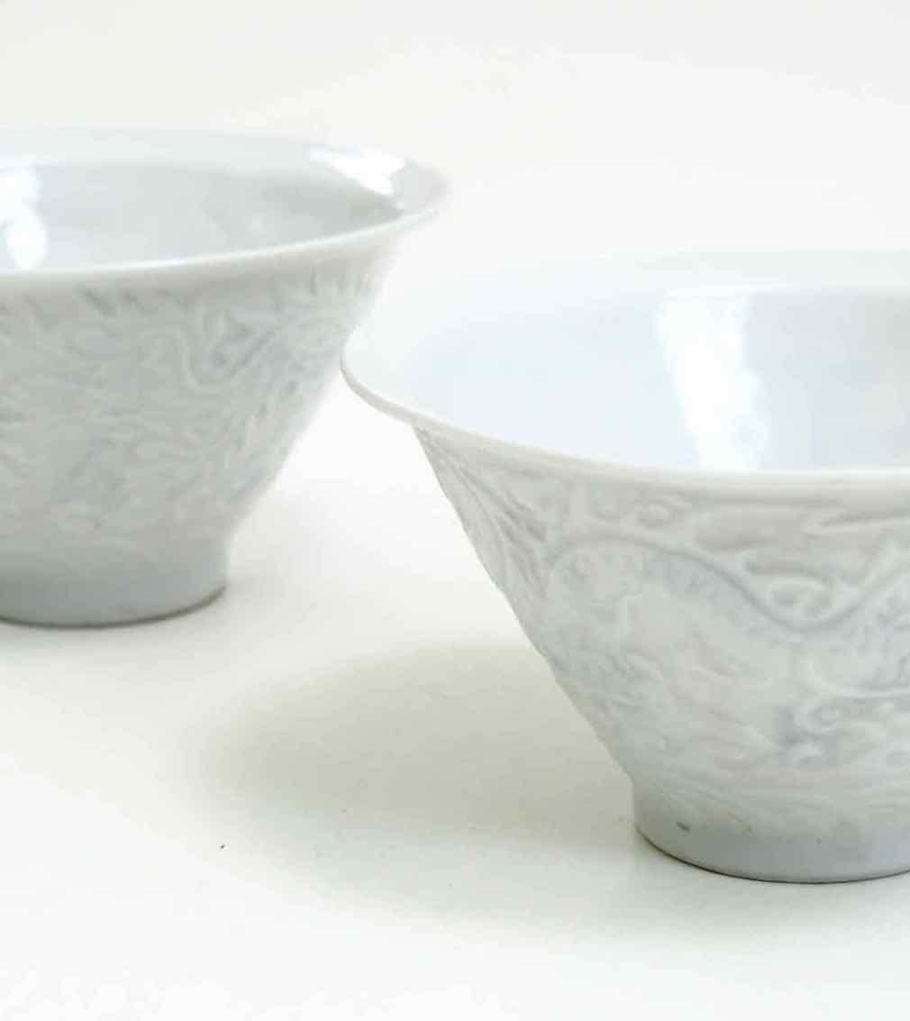 18th Century and Earlier Pair of Chinese Bowls, Signed, 18th-19th Century