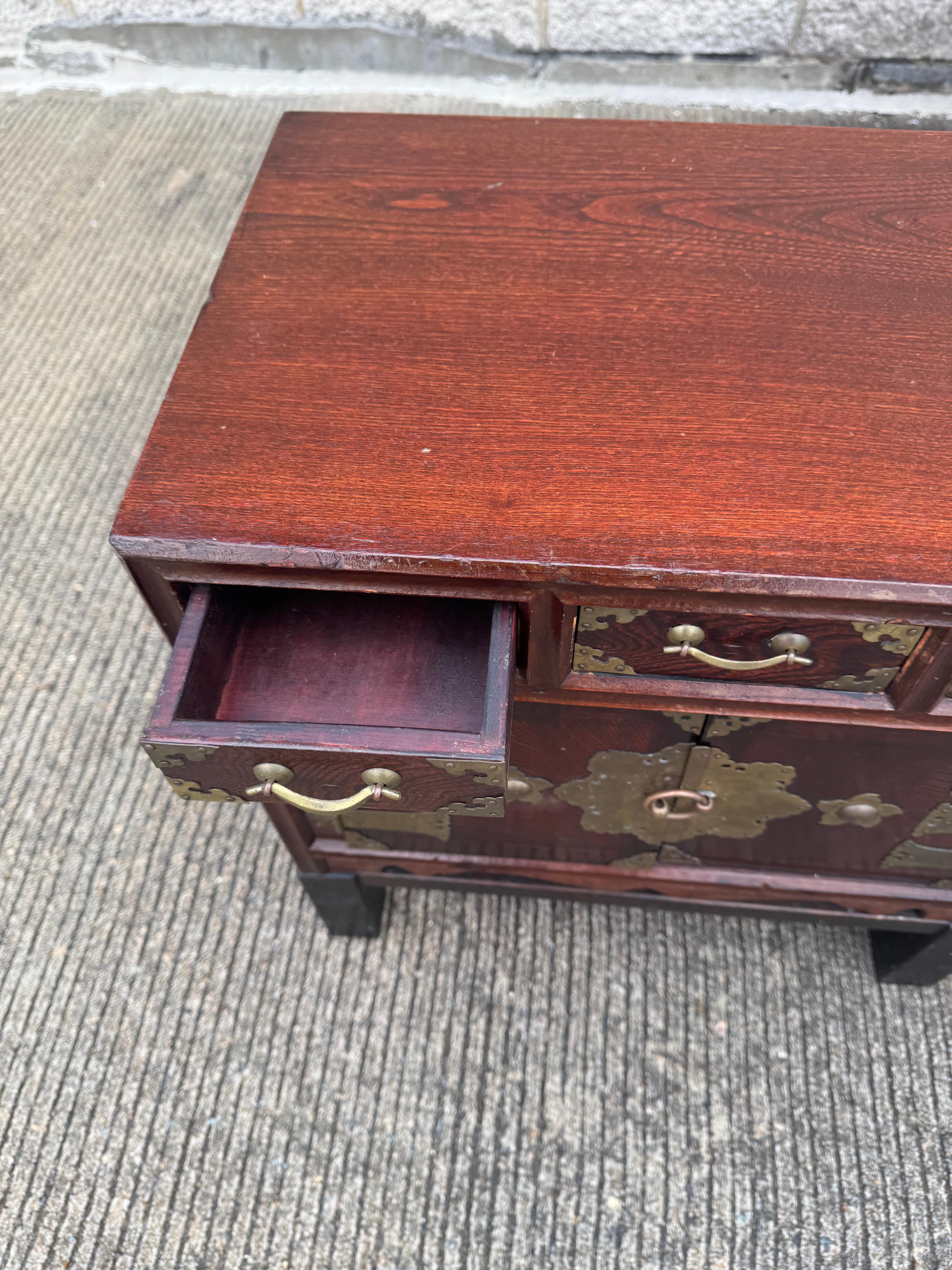 Chinoiserie Pair of Chinese Brass Mounted Elm Low Nightstands For Sale