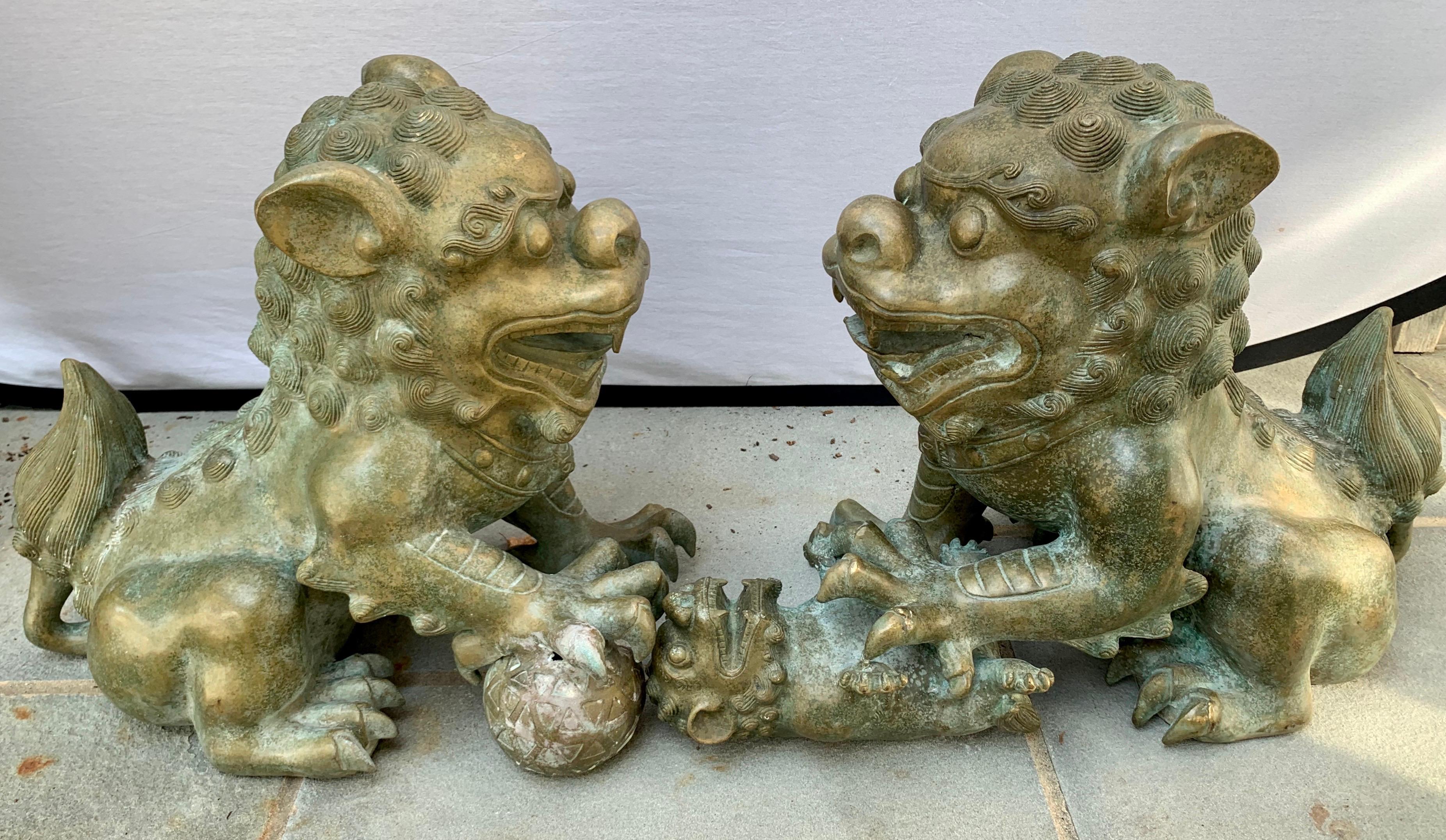 Pair of Chinese Bronze Foo Dogs Statues In Good Condition In West Hartford, CT