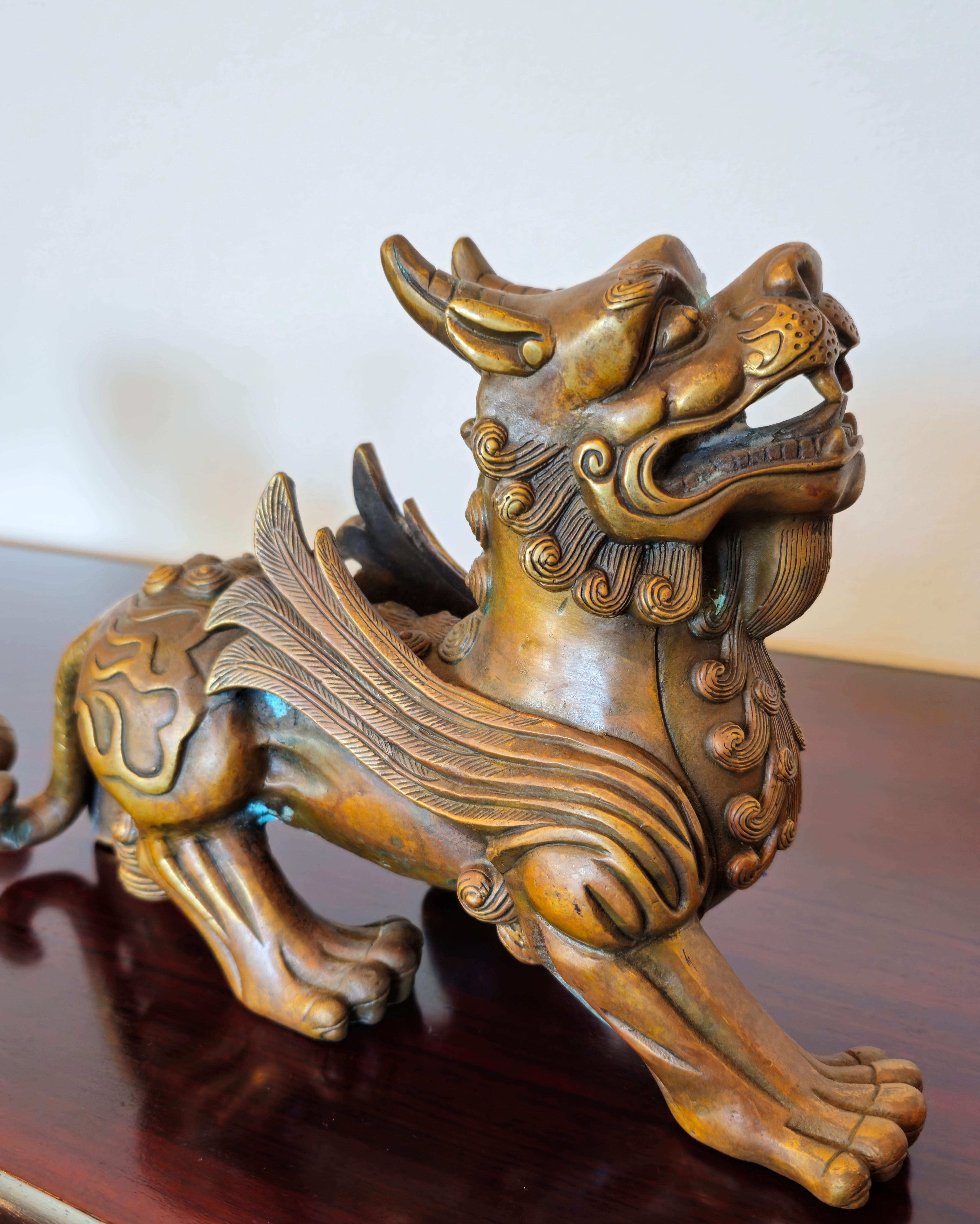 Paar chinesische Bronze Pixiu geflügelte Löwenfigur Feng Shui Mythische Tierstatue aus Bronze, Pixiu im Angebot 2
