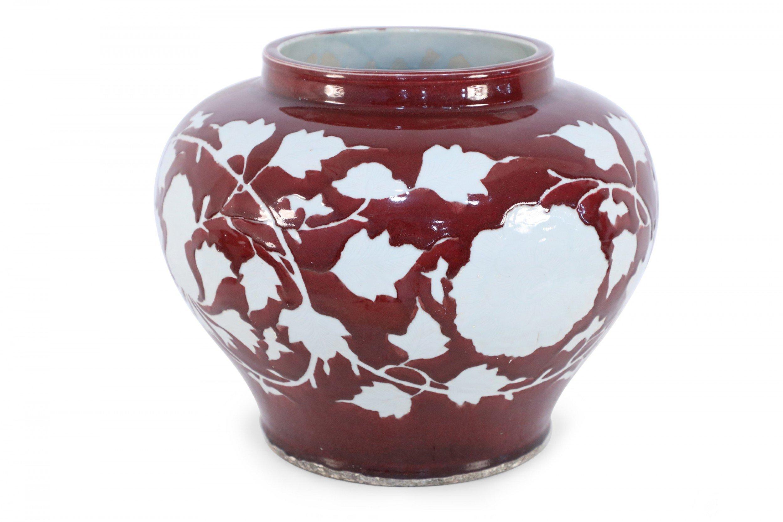 Pair of Chinese Burgundy and White Floral Motif Pots For Sale 1