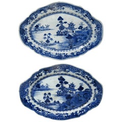 Pair of Chinese Canton Porcelain Blue White Plates Dishes Qianlong, 18th Century