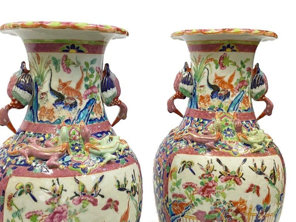 Paar chinesische Kanton-/Rosenmedaillon-Vasen / Lampen, 19. Jahrhundert (Chinesischer Export) im Angebot