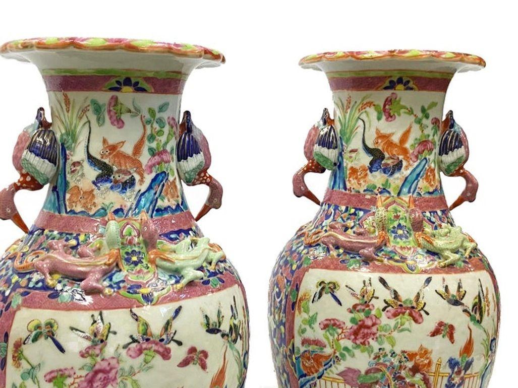 Exportation chinoise Paire de vases / lampes chinois Canton / Rose Medallion, 19ème siècle en vente