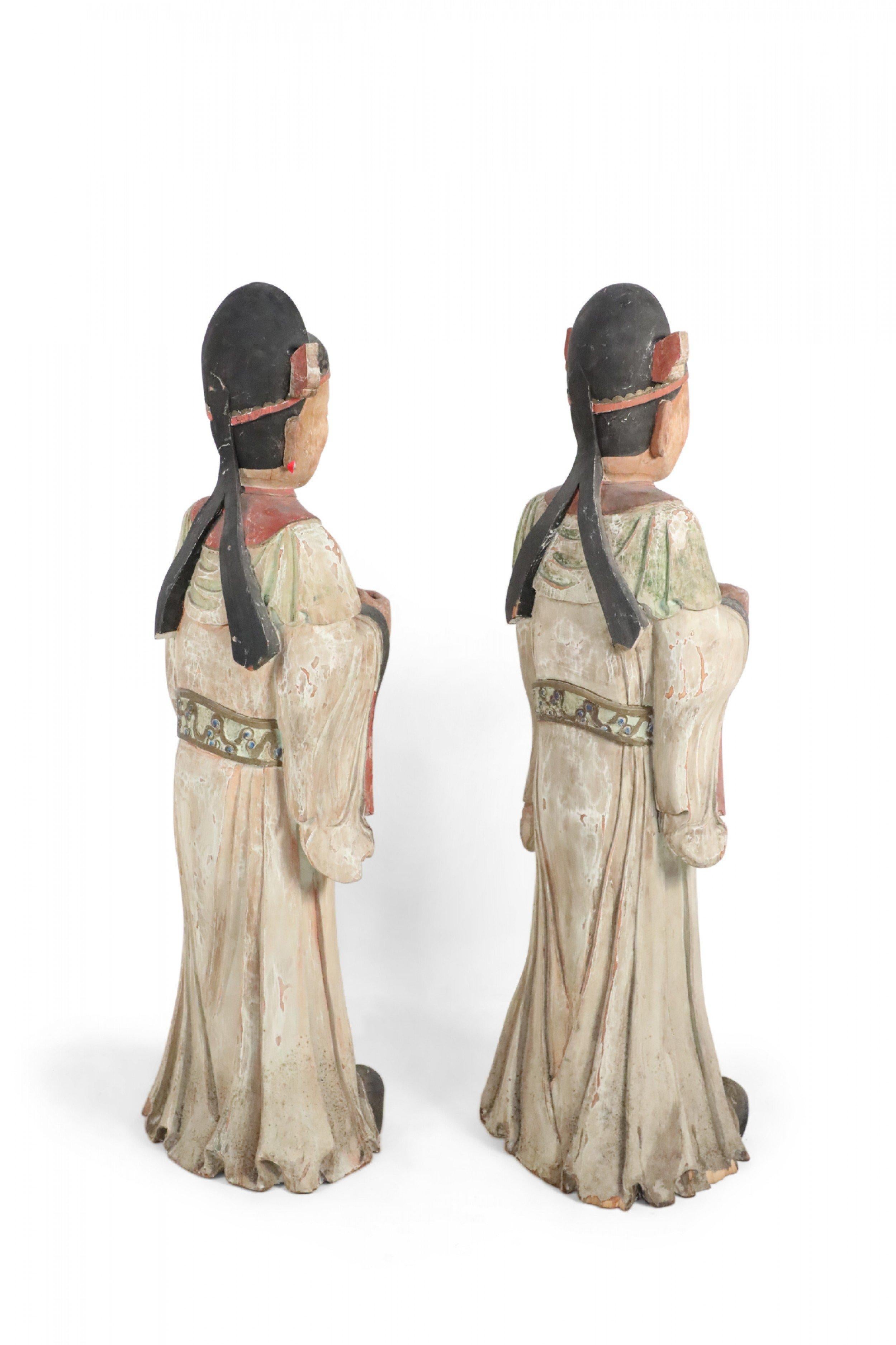 Pair of Chinese Carved Wood Civil Officer Statues In Good Condition For Sale In New York, NY