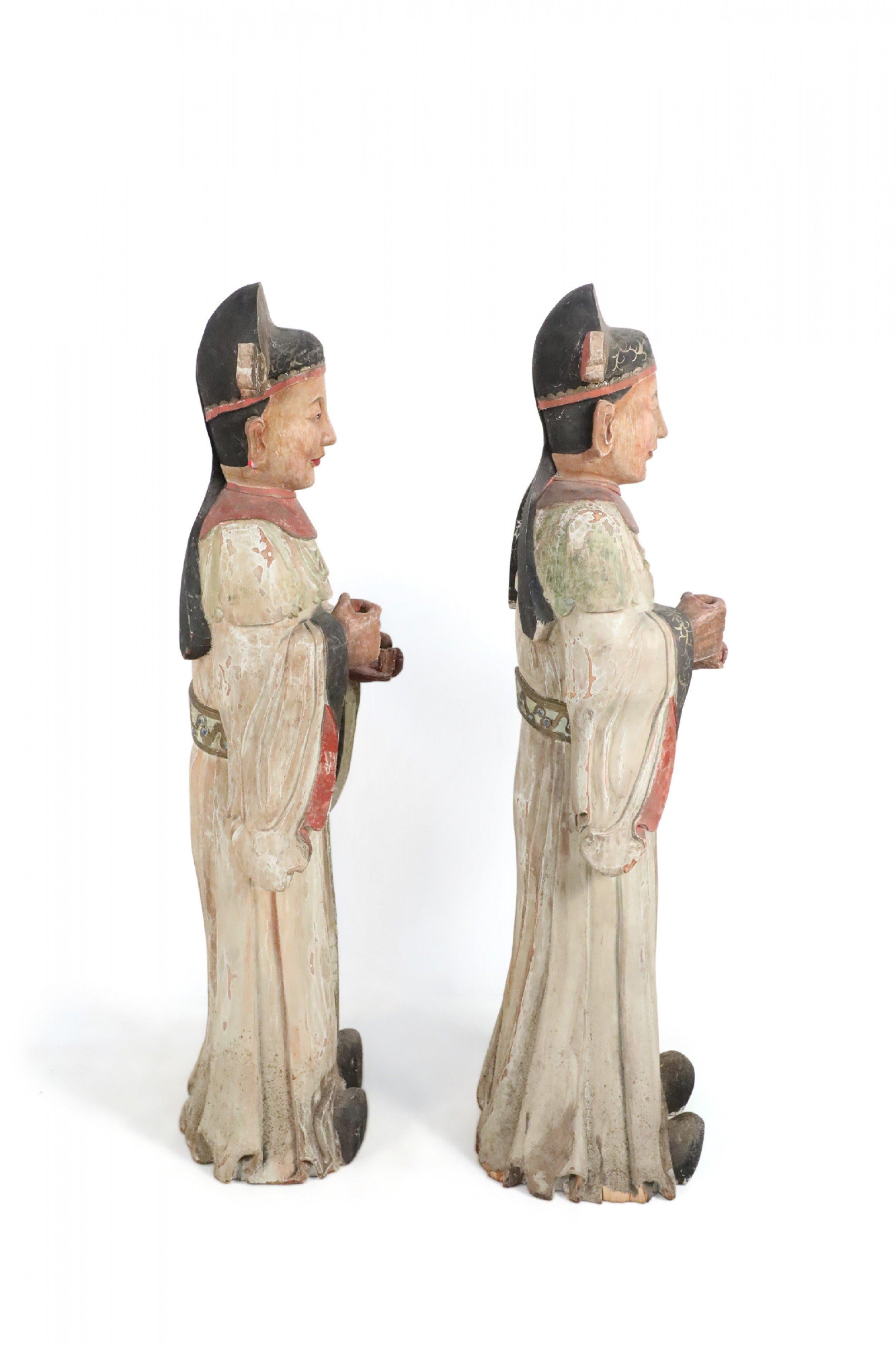 20th Century Pair of Chinese Carved Wood Civil Officer Statues For Sale