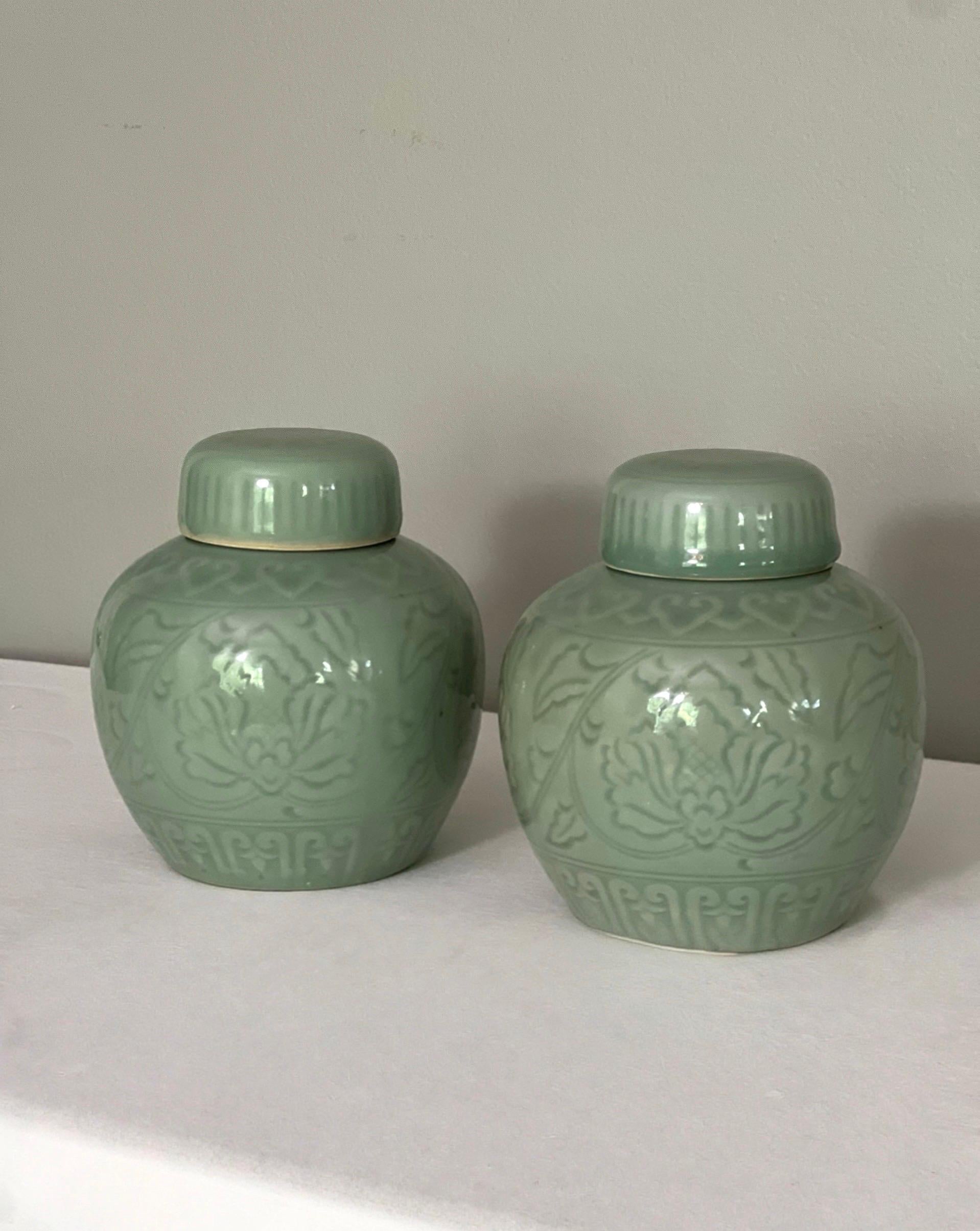 Pair of Chinese Celadon Ginger Jars, 1960s In Good Condition For Sale In Doylestown, PA