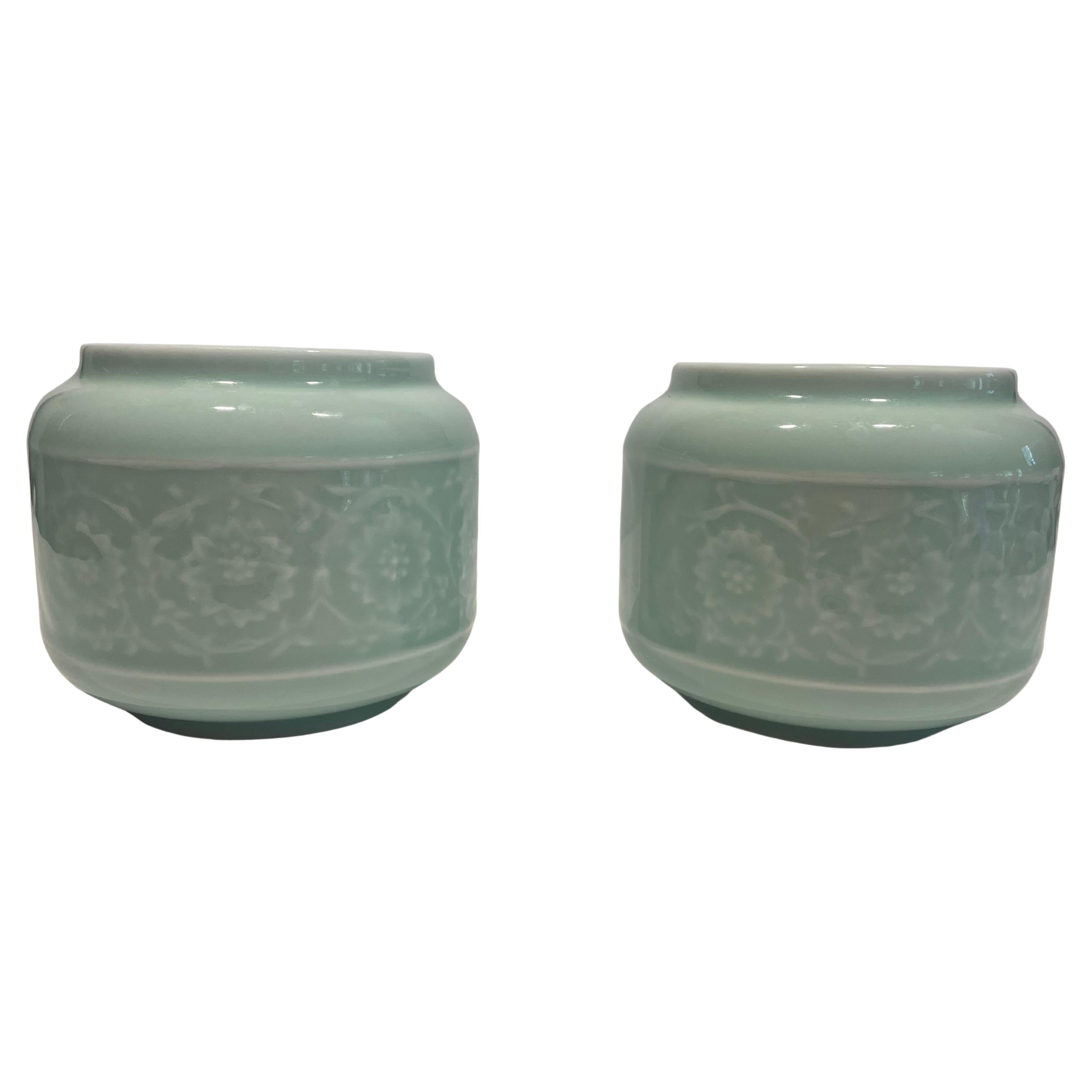 Paire de vases à fleurs chinois céruléens courts en vente